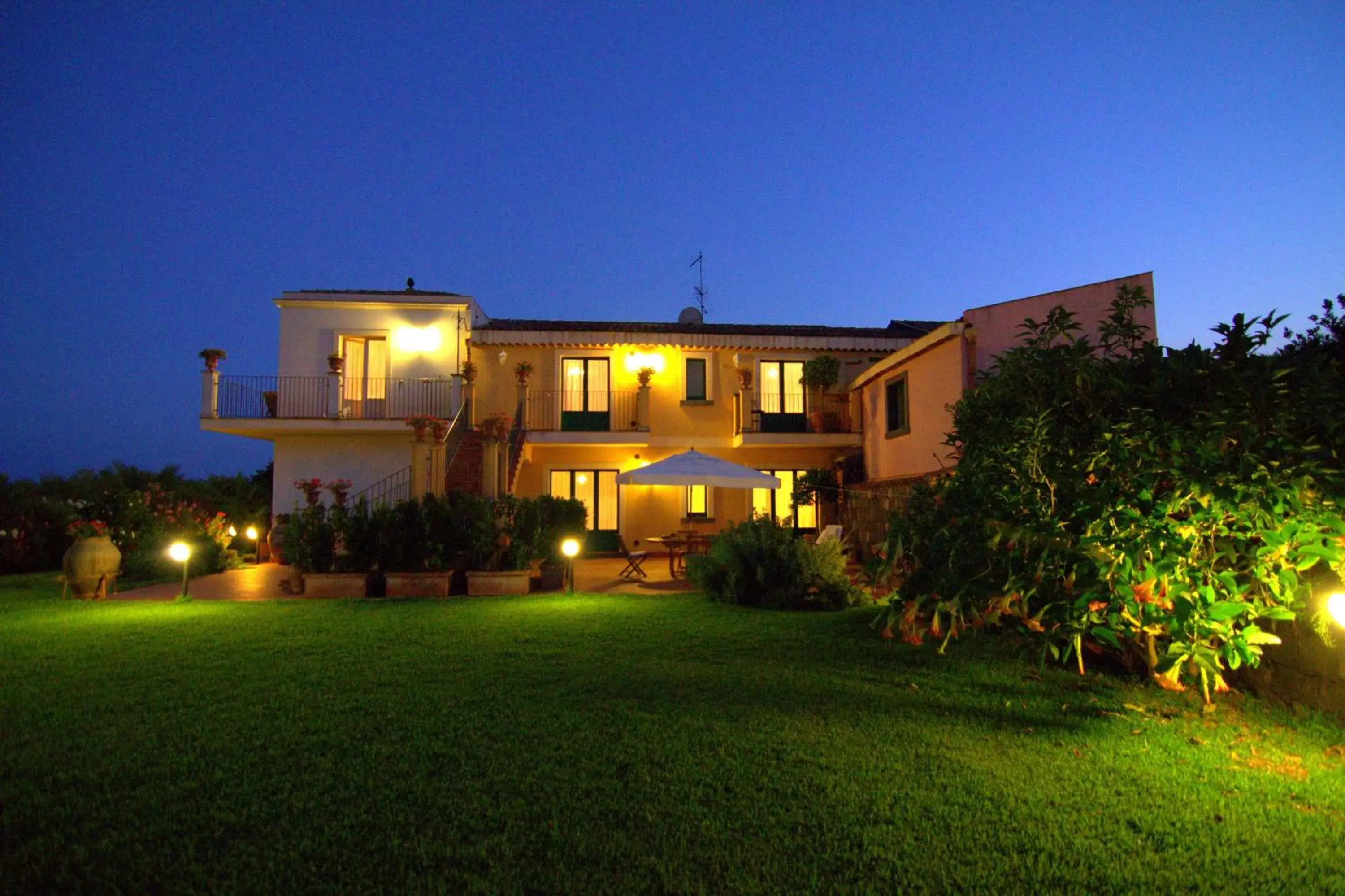 Garden, Property Building in Torre Archirafi Resort