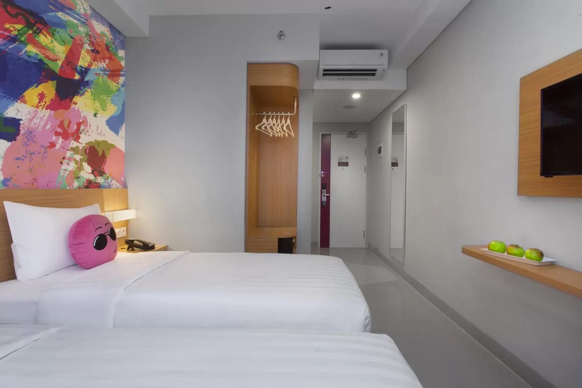 TV and multimedia, Bed in favehotel Hasyim Ashari Tangerang