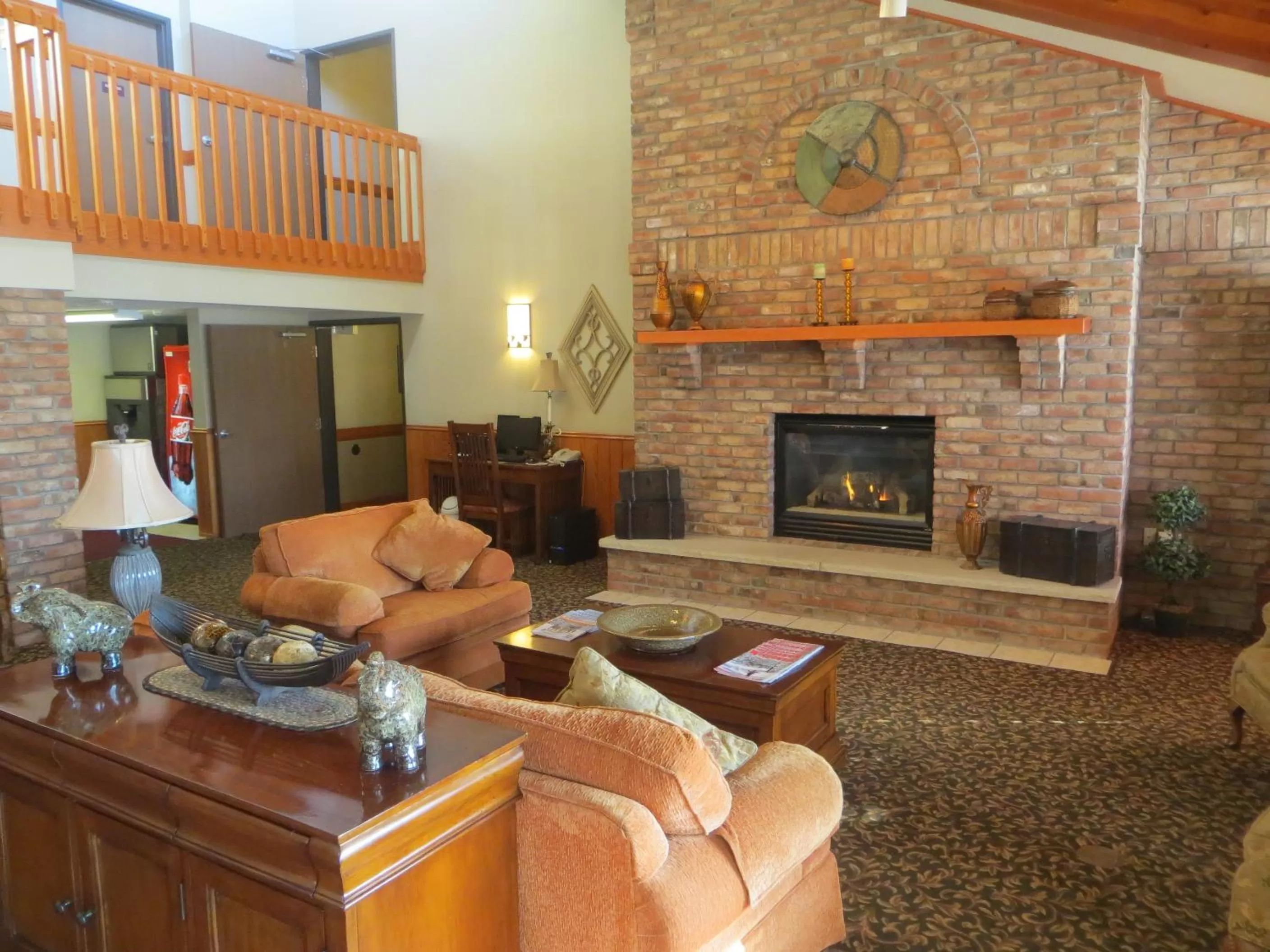 Lobby or reception in AmericInn by Wyndham Manitowoc