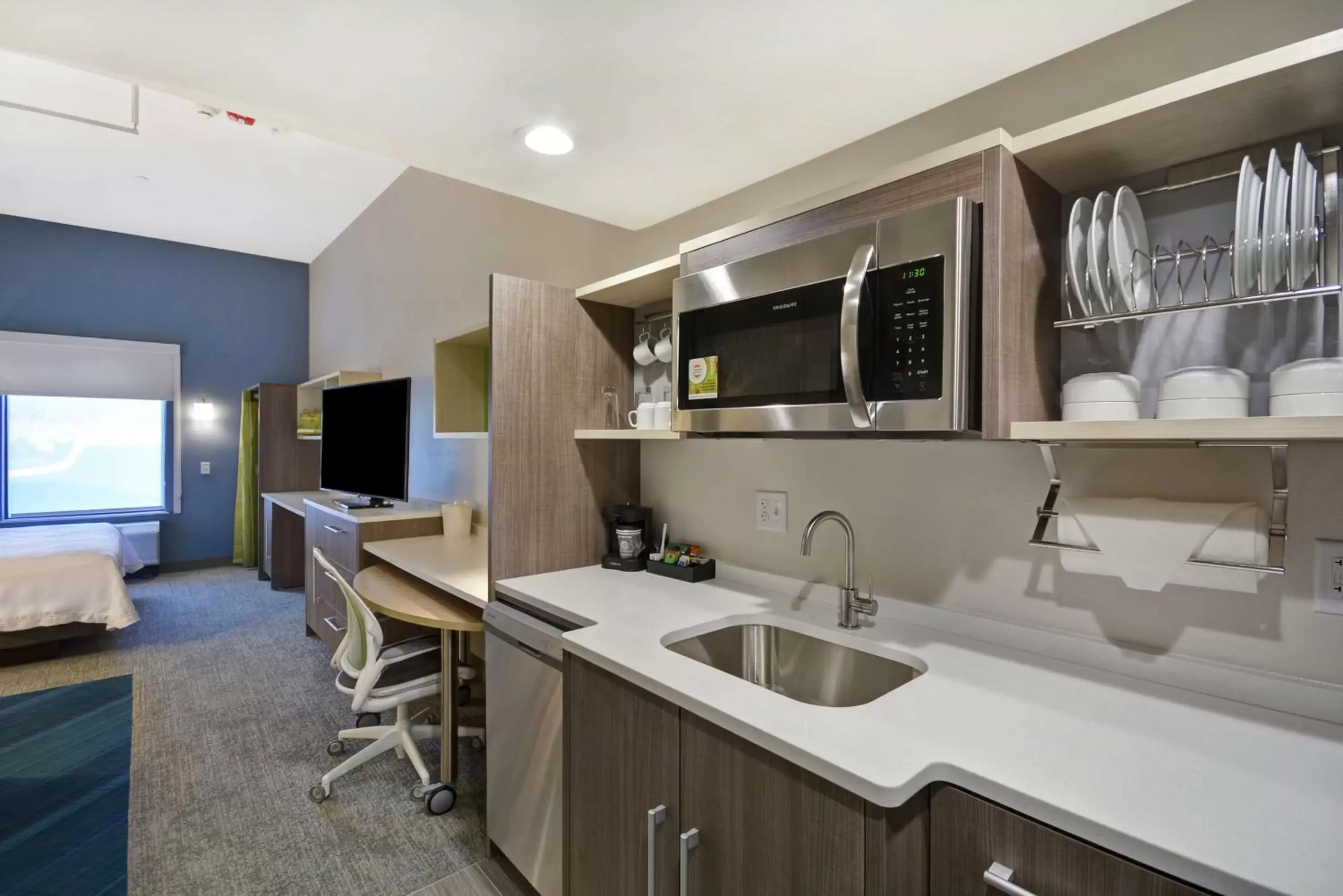 Bedroom, Kitchen/Kitchenette in Home2 Suites By Hilton Dayton South