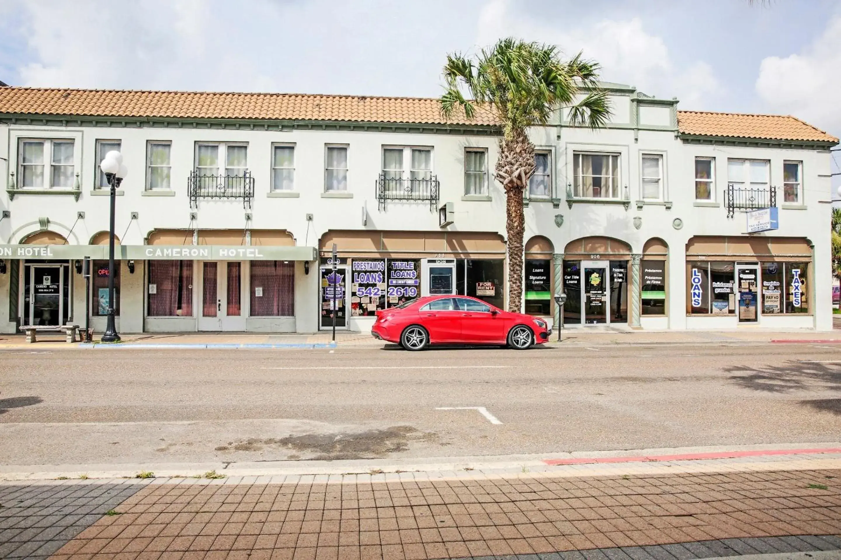 Facade/entrance, Property Building in OYO Cameron Historic Hotel Brownsville I-69E