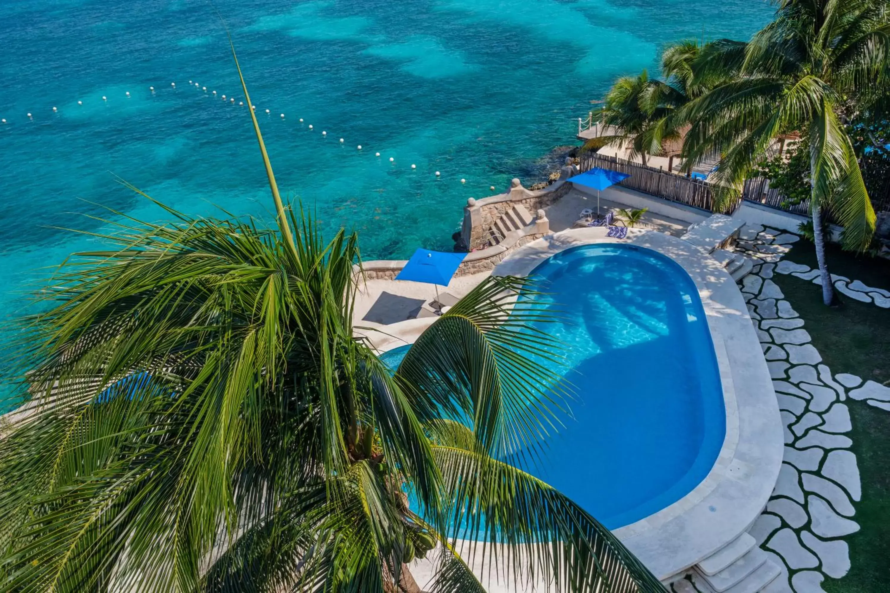 Pool View in Suites Turquesa