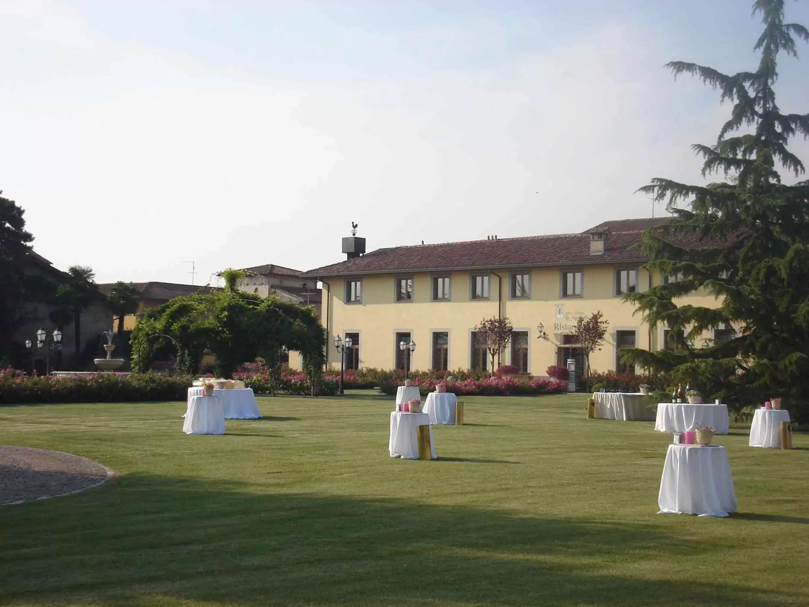 Property building, Banquet Facilities in Bes Hotel Bergamo La Muratella