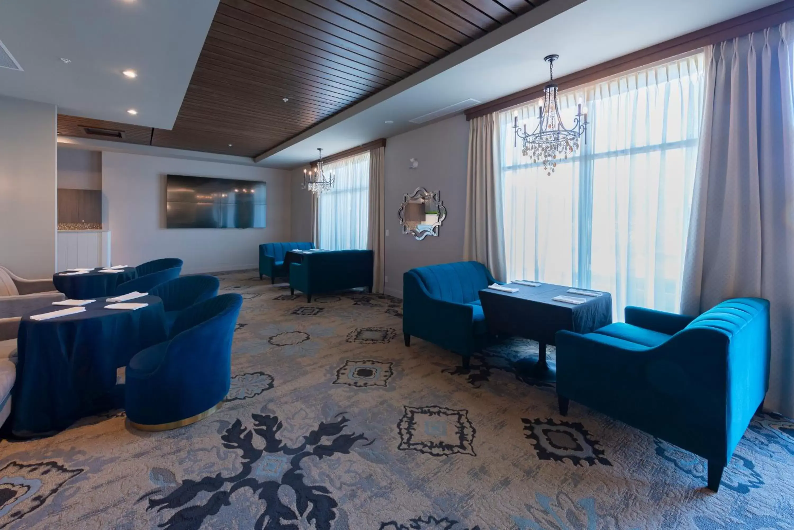 Lounge or bar in Prestige Treasure Cove Resort, WorldHotels Elite