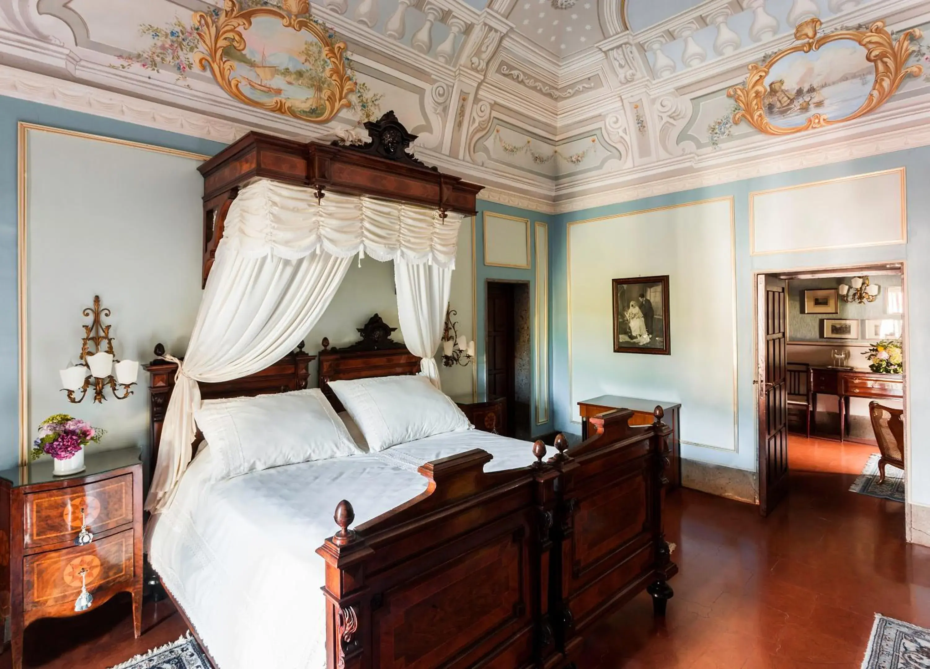Photo of the whole room, Bed in Grand Hotel Cocumella