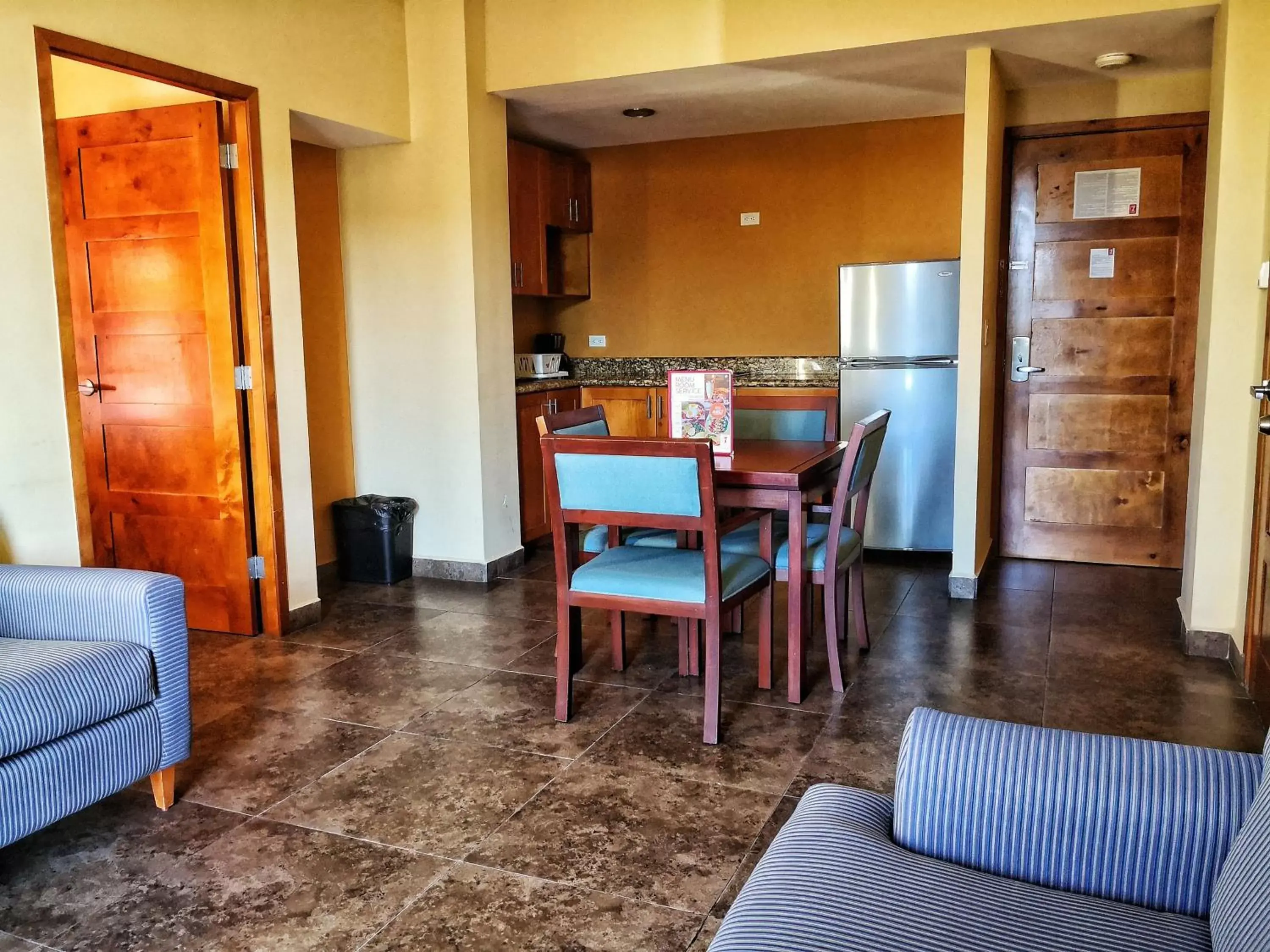 Kitchen or kitchenette, Dining Area in Seven Crown La Paz Centro Historico