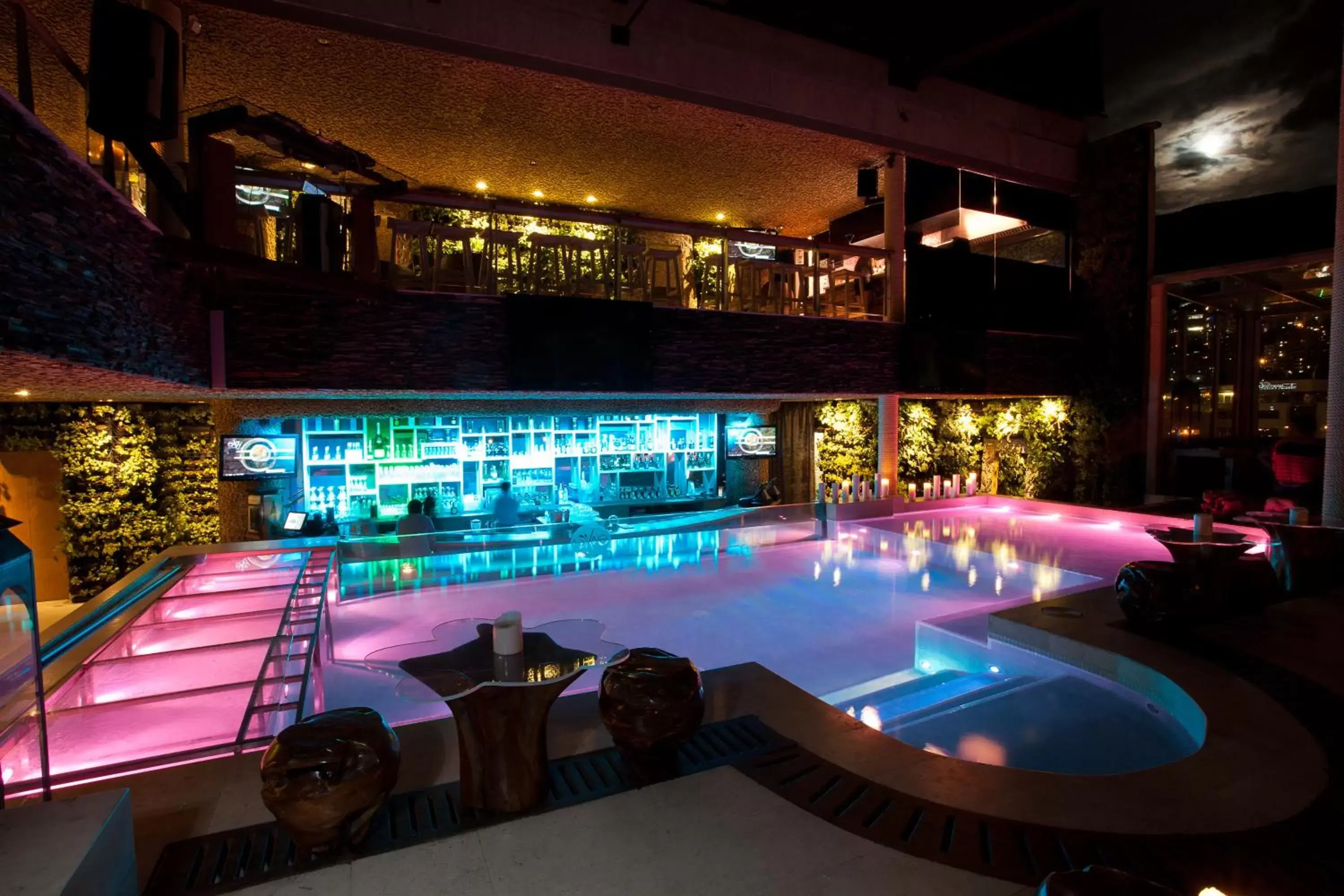 Lounge or bar, Swimming Pool in The Charlee Hotel