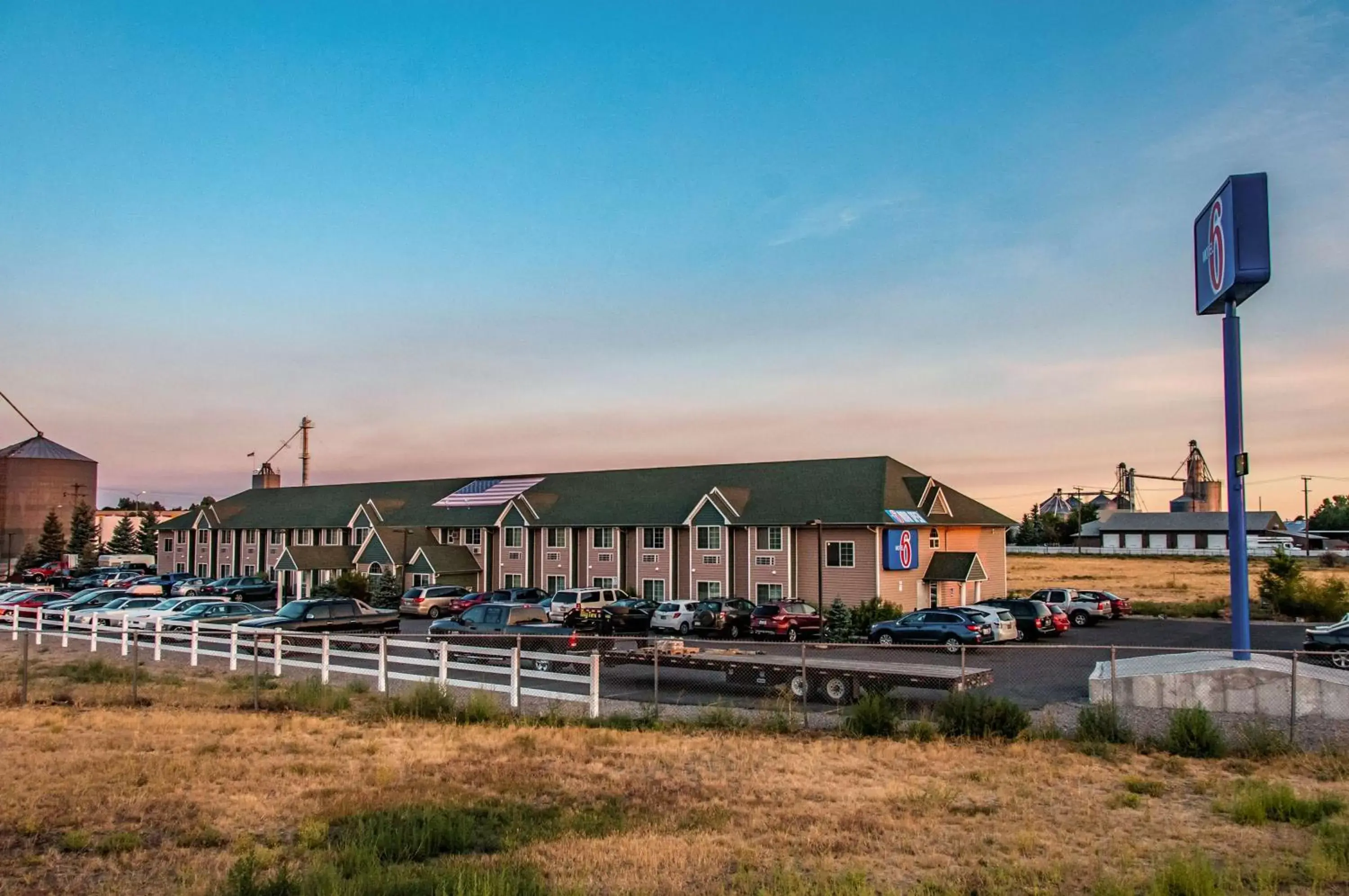 Property Building in Motel 6-Idaho Falls, ID - Snake River