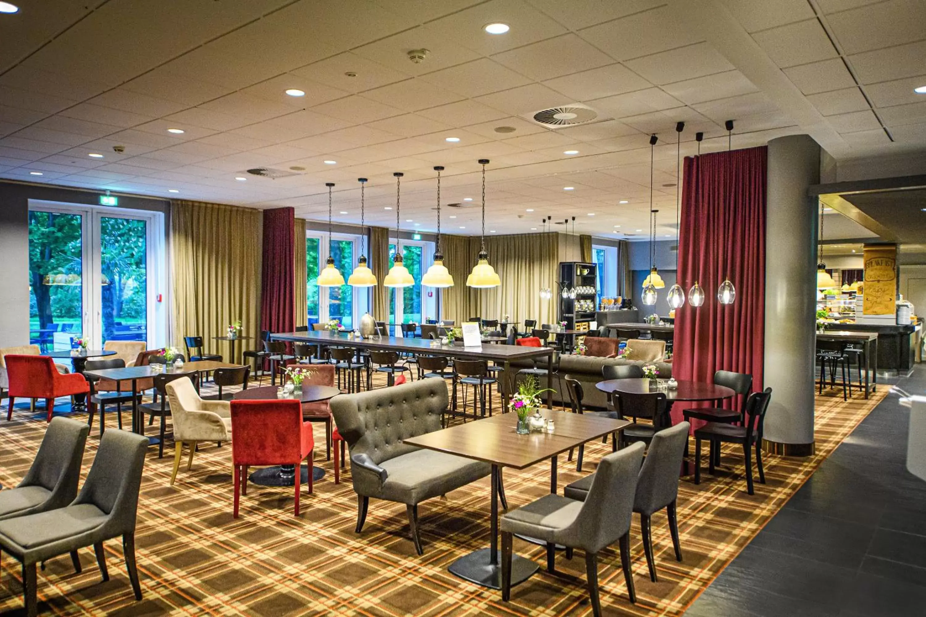 Breakfast, Restaurant/Places to Eat in Holiday Inn Lübeck, an IHG Hotel