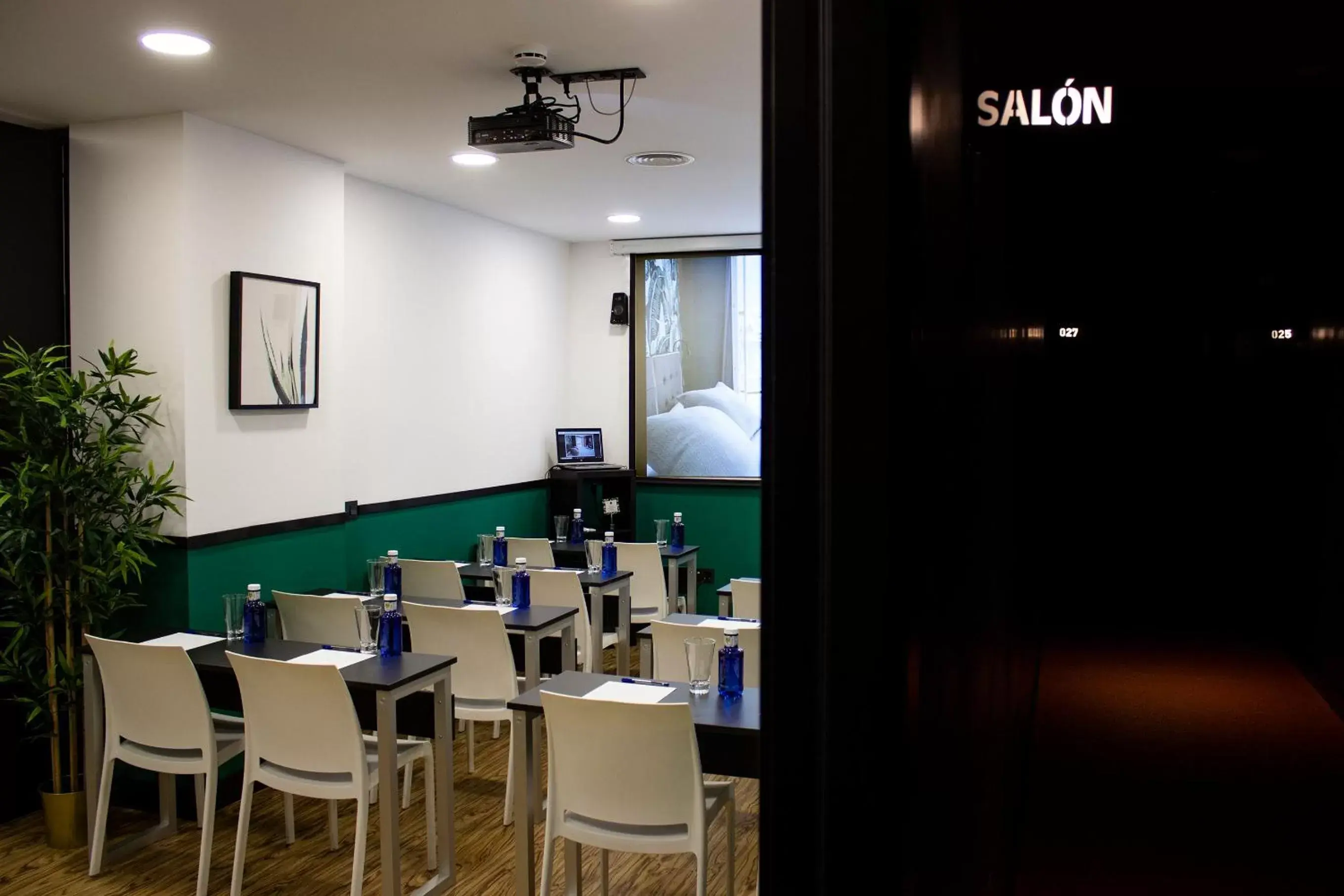 Meeting/conference room, Restaurant/Places to Eat in Málaga Premium Hotel