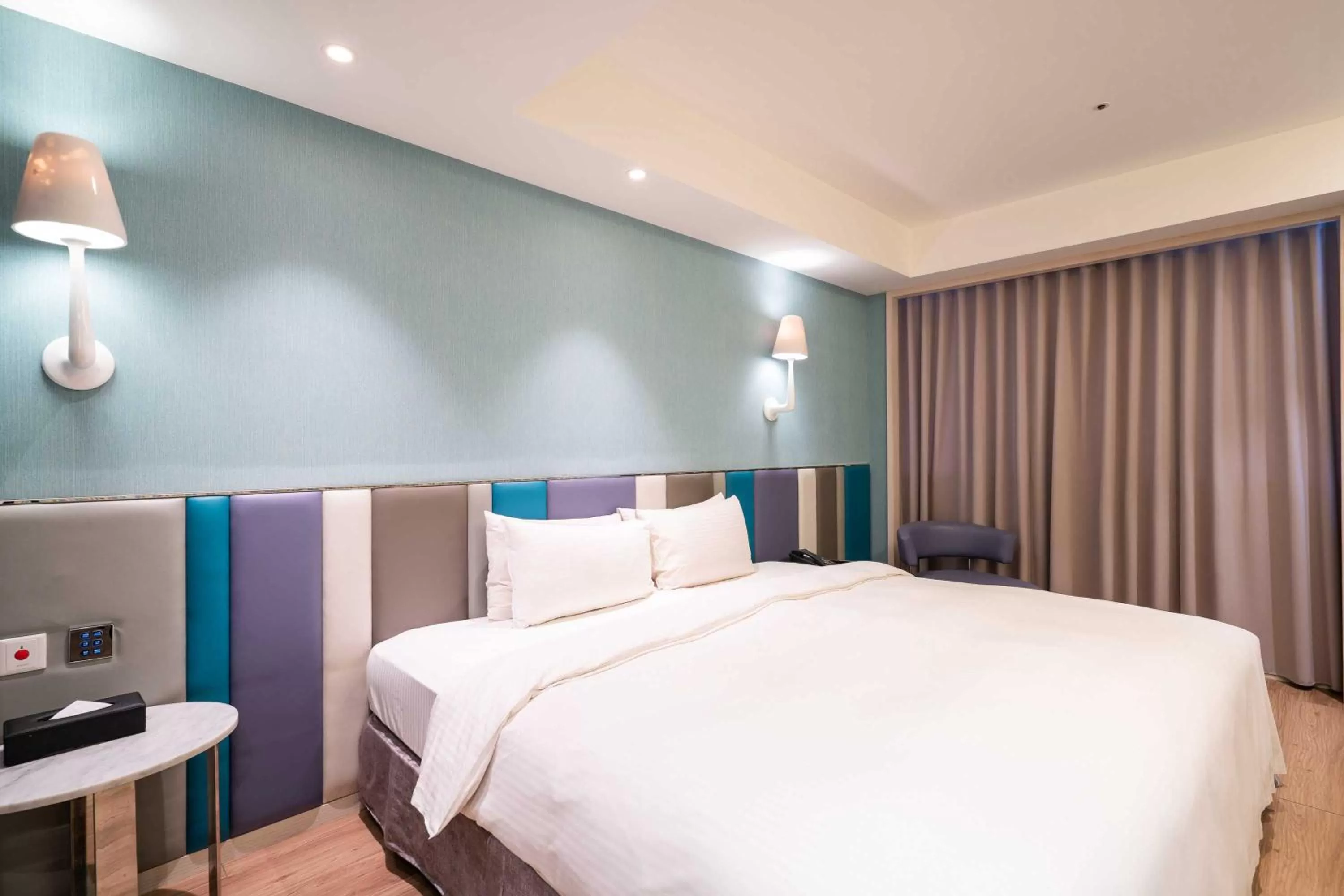 Bed in The Cloud Hotel