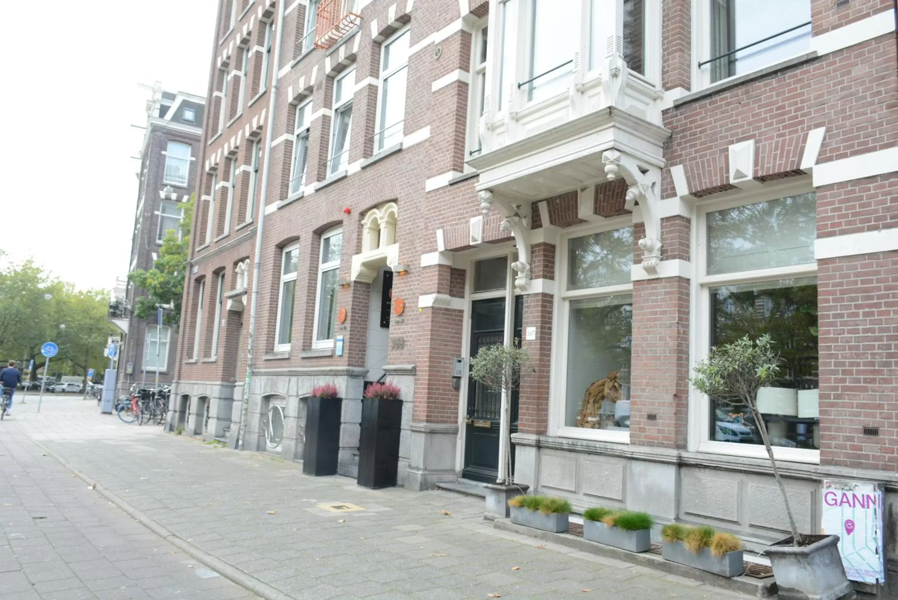 Property Building in NL Hotel District Leidseplein