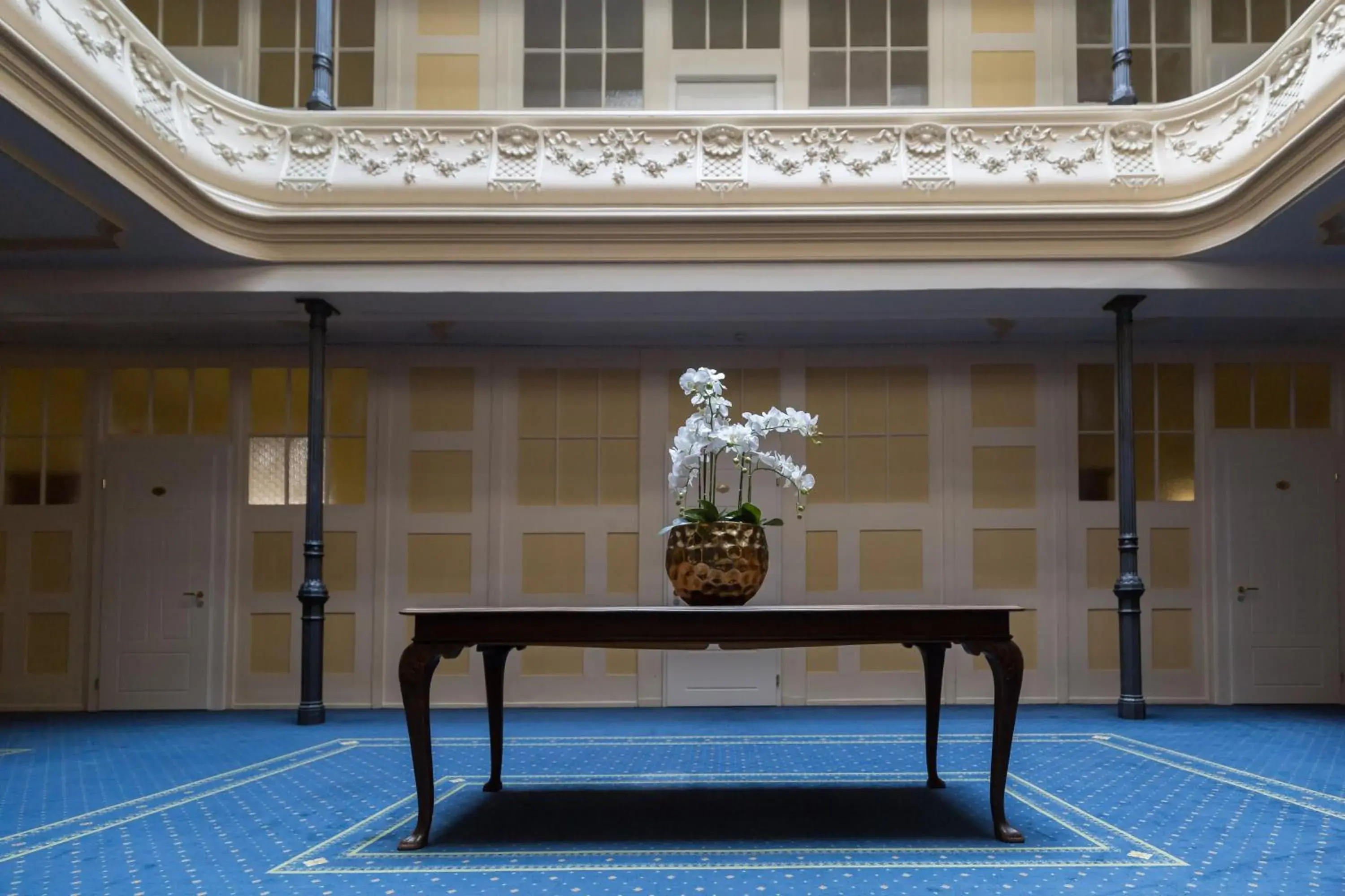 Lobby or reception in Hotel Reine Victoria Lobby or reception in Hotel Reine Victoria