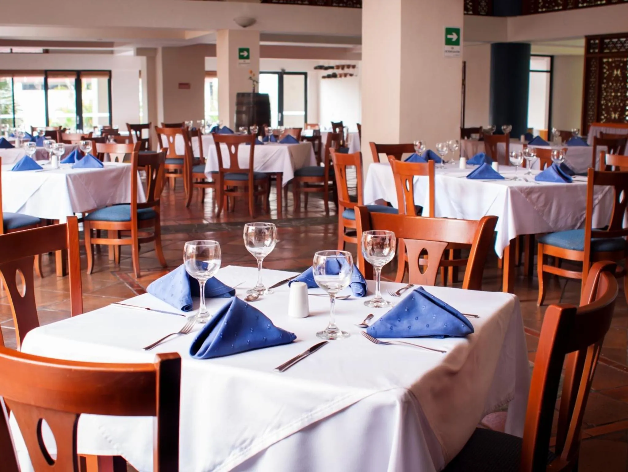 Restaurant/places to eat in Armenia Hotel