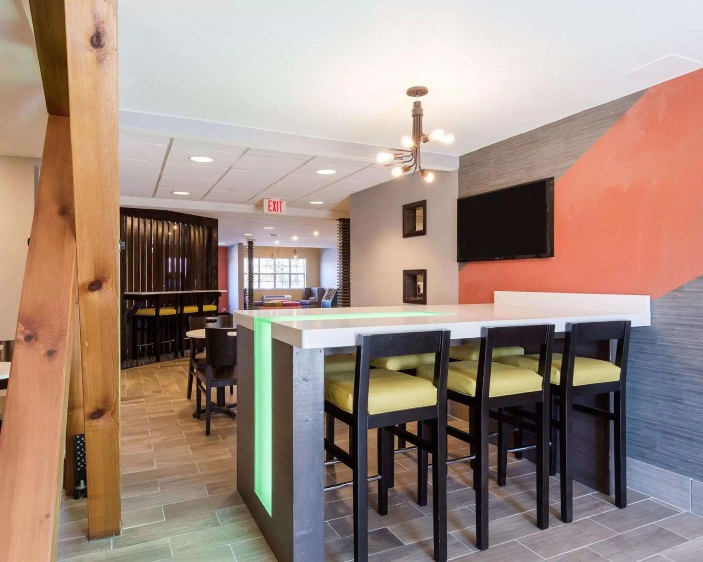 Restaurant/places to eat, Lounge/Bar in Quality Inn & Suites Ashland near Kings Dominion