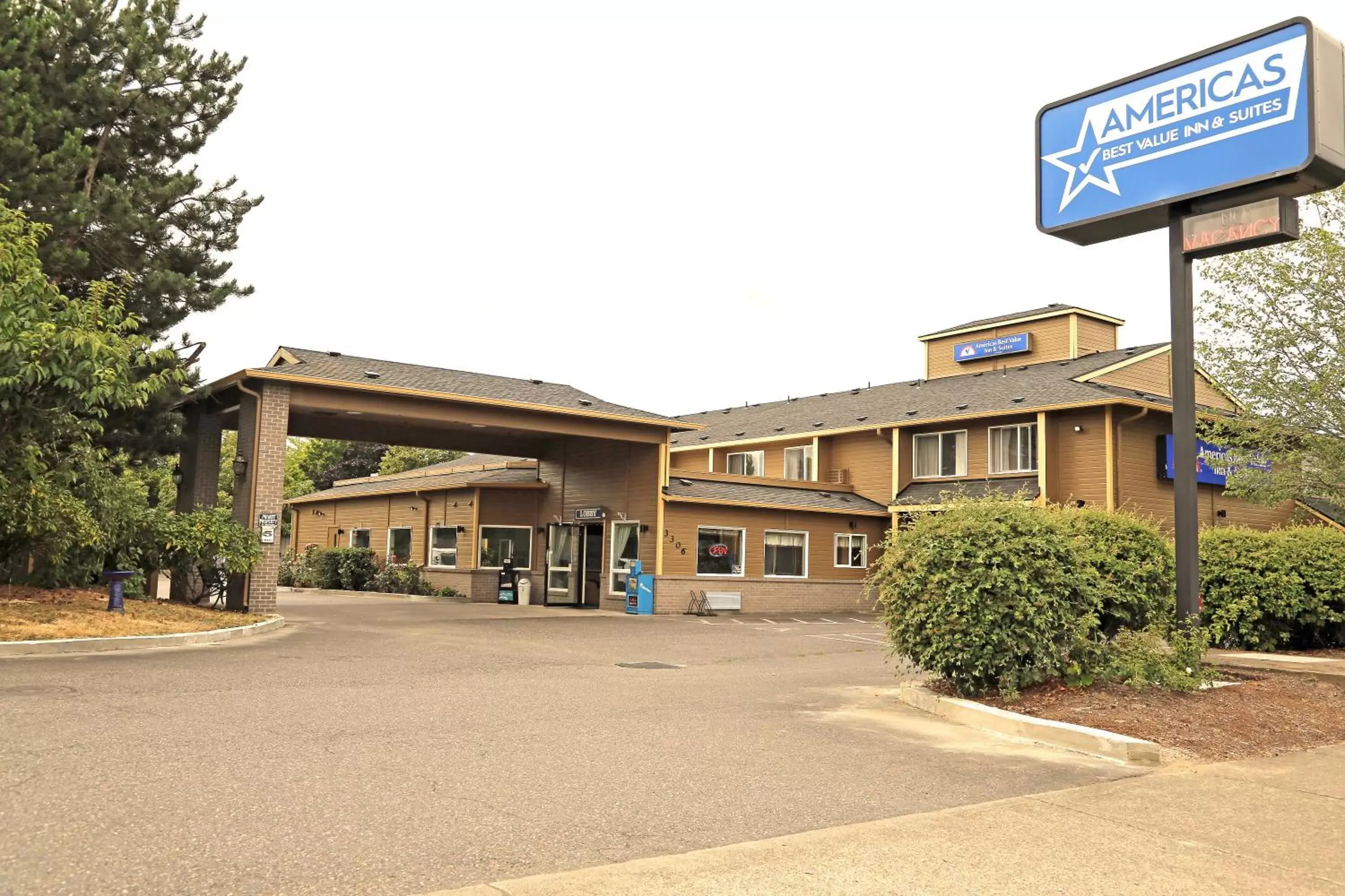 Property building in Americas Best Value Inn & Suites-Forest Grove/Hillsboro