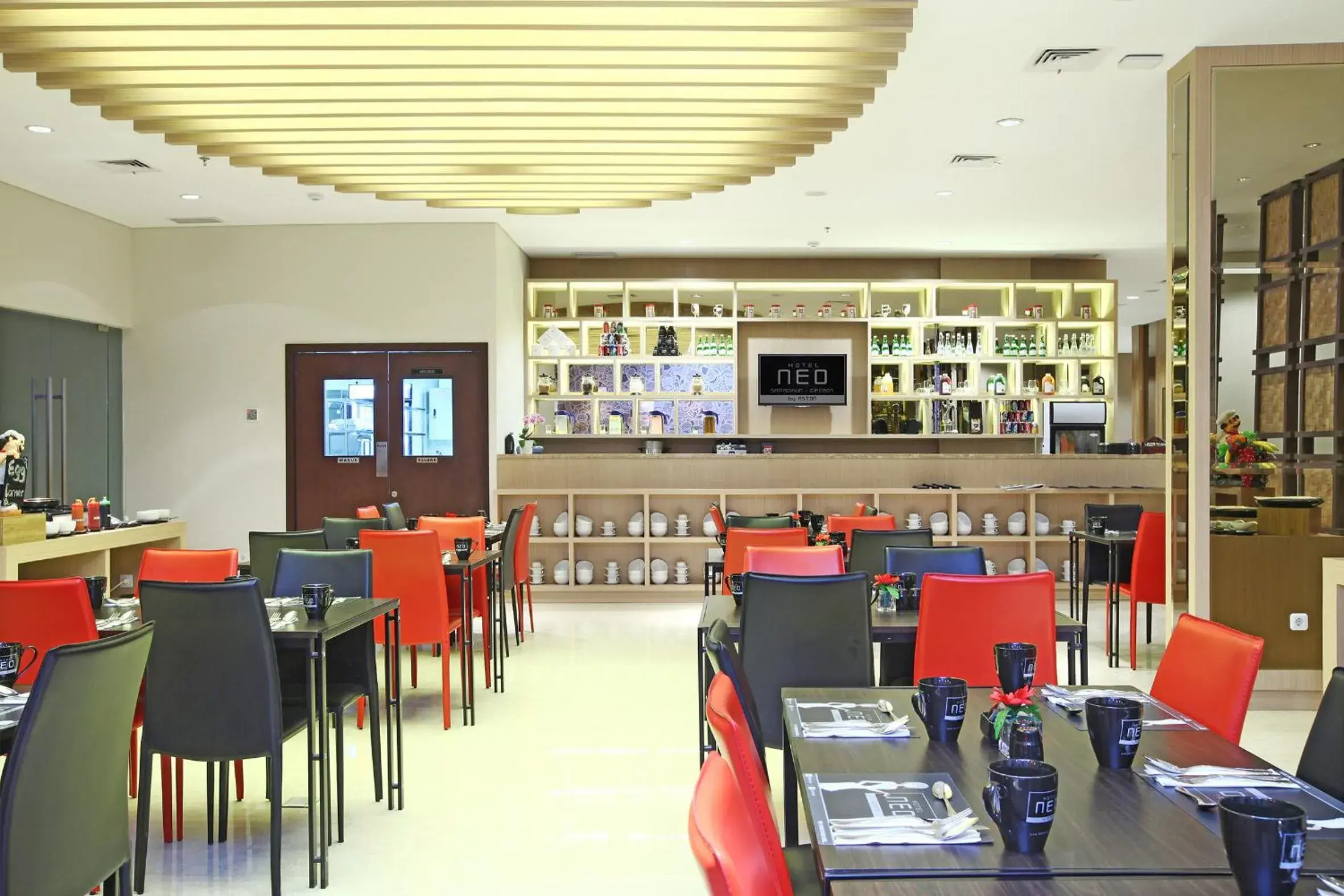 Restaurant/Places to Eat in Neo Samadikun Cirebon Hotel