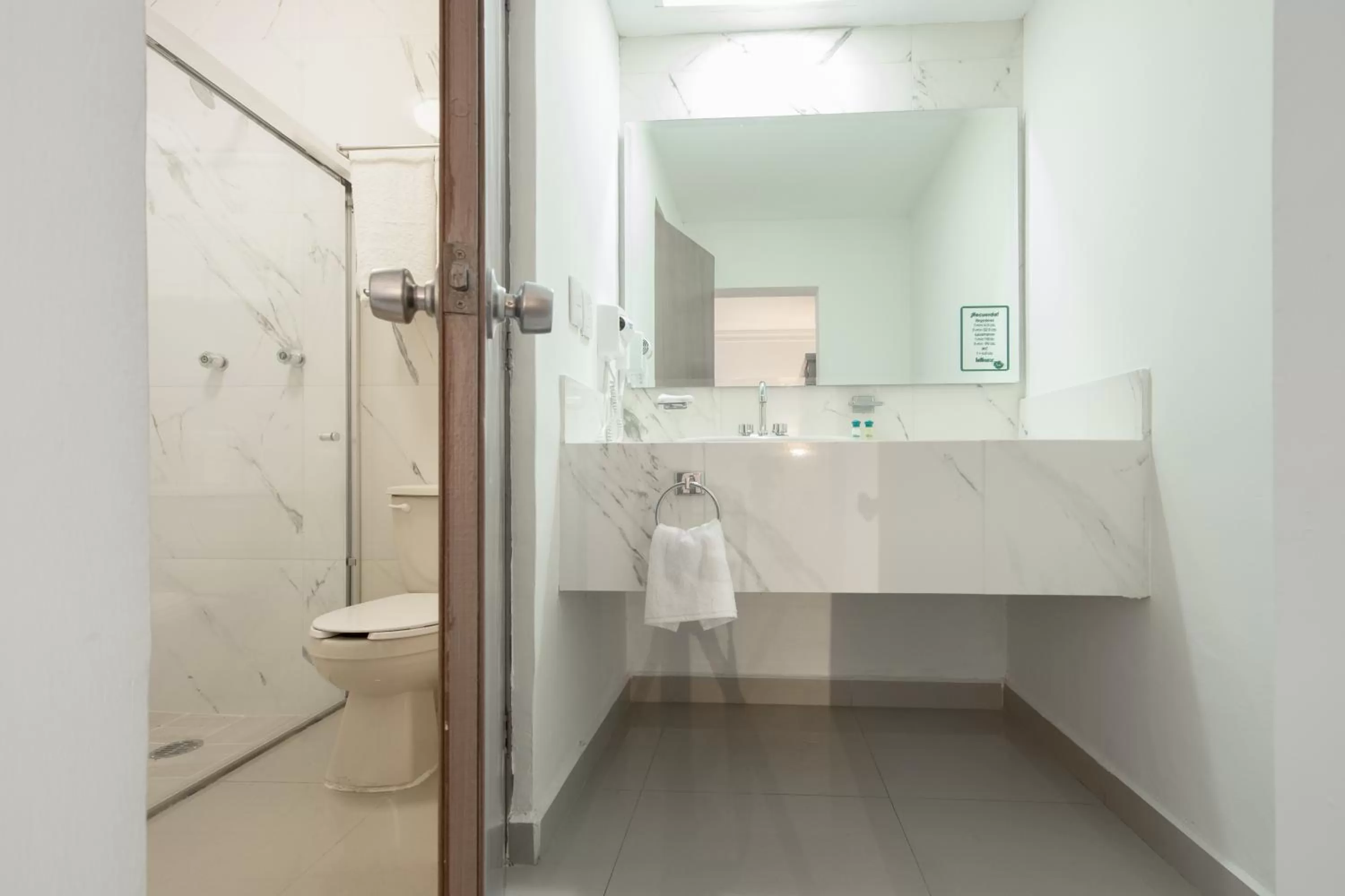 Bathroom in InHouse Hotel Culiacán