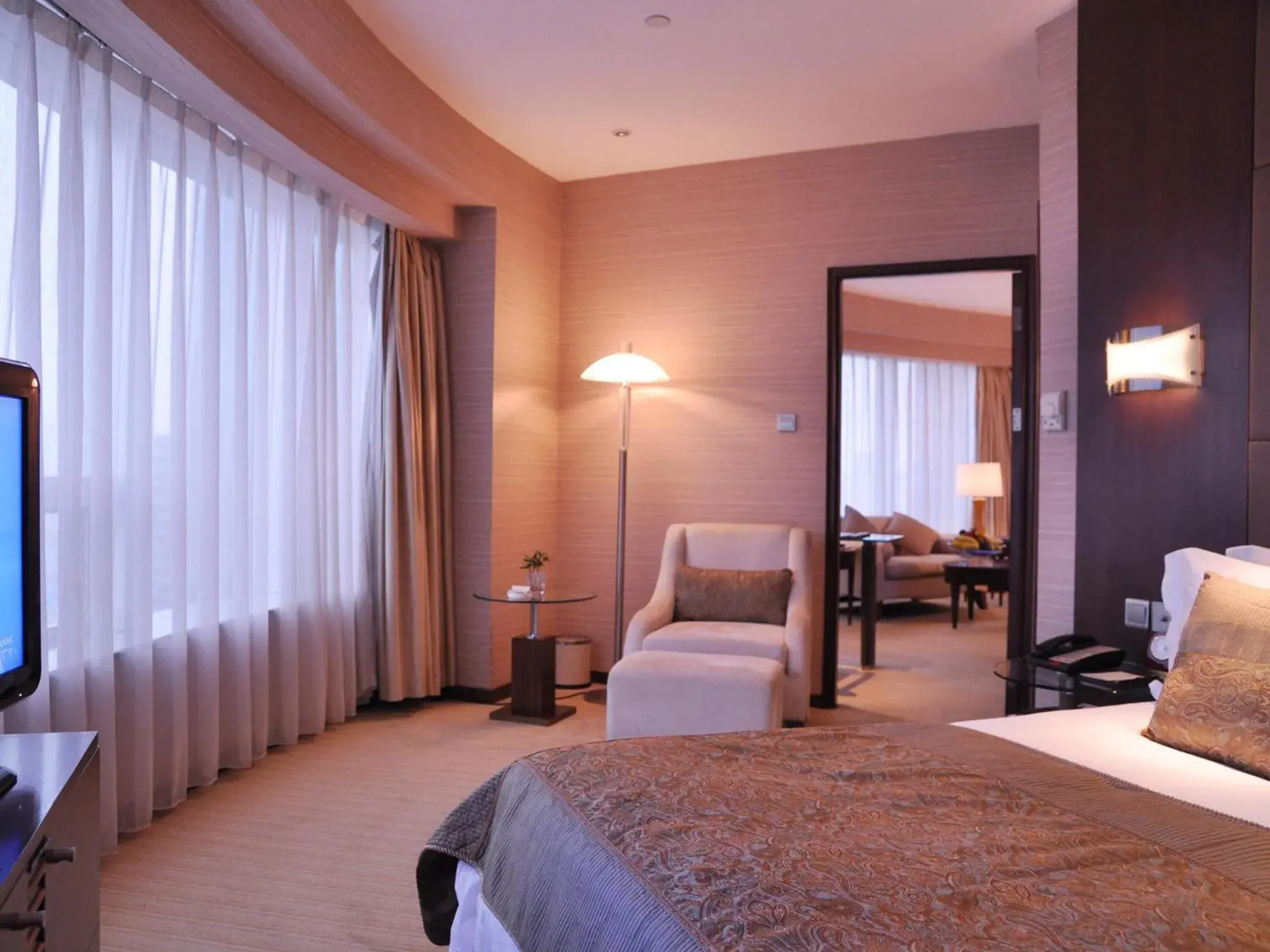 Restaurant/places to eat, Bed in Shanghai Grand Trustel Purple Mountain Hotel