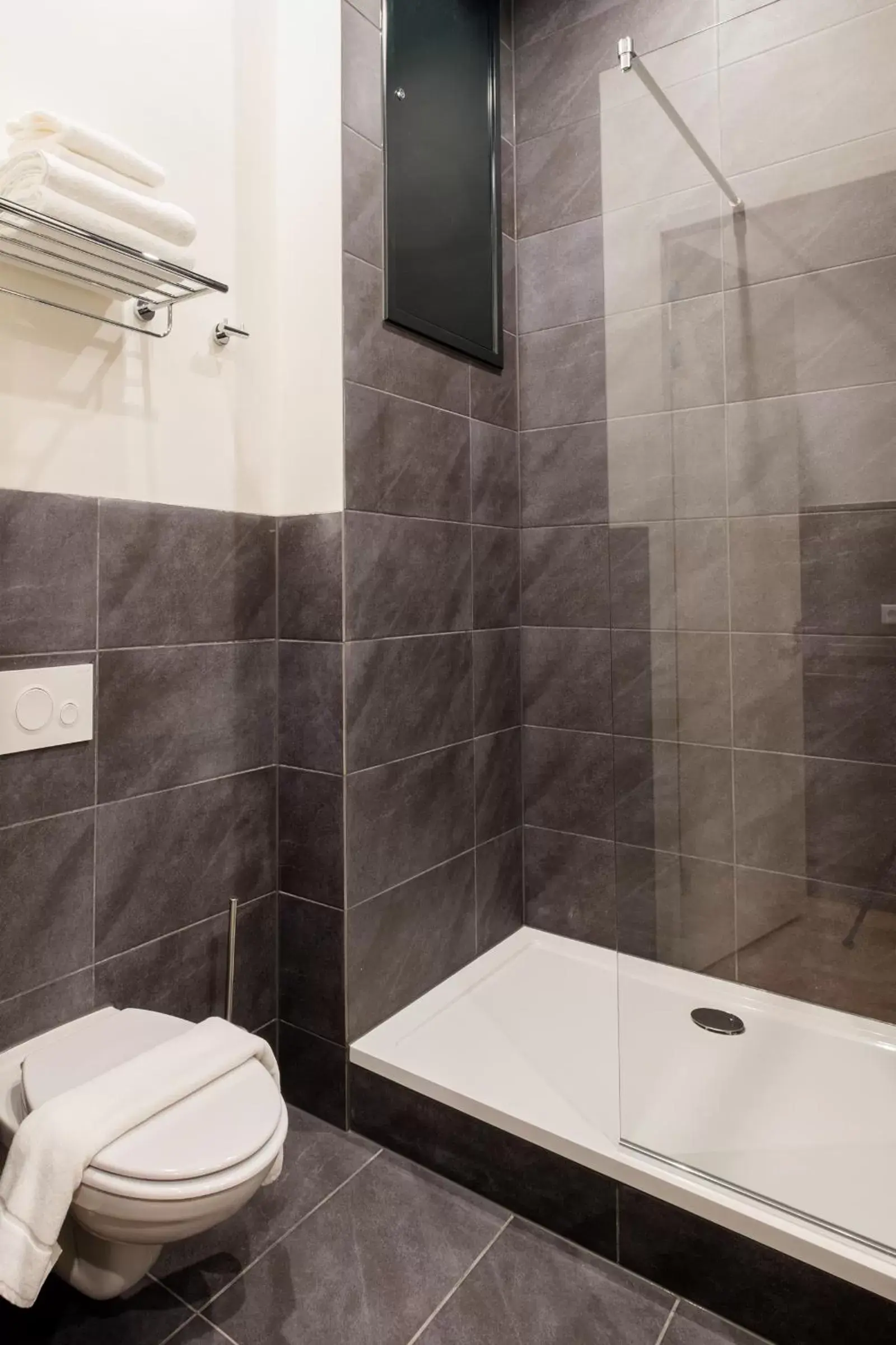 Shower, Bathroom in Nero Office Hotel & City Café