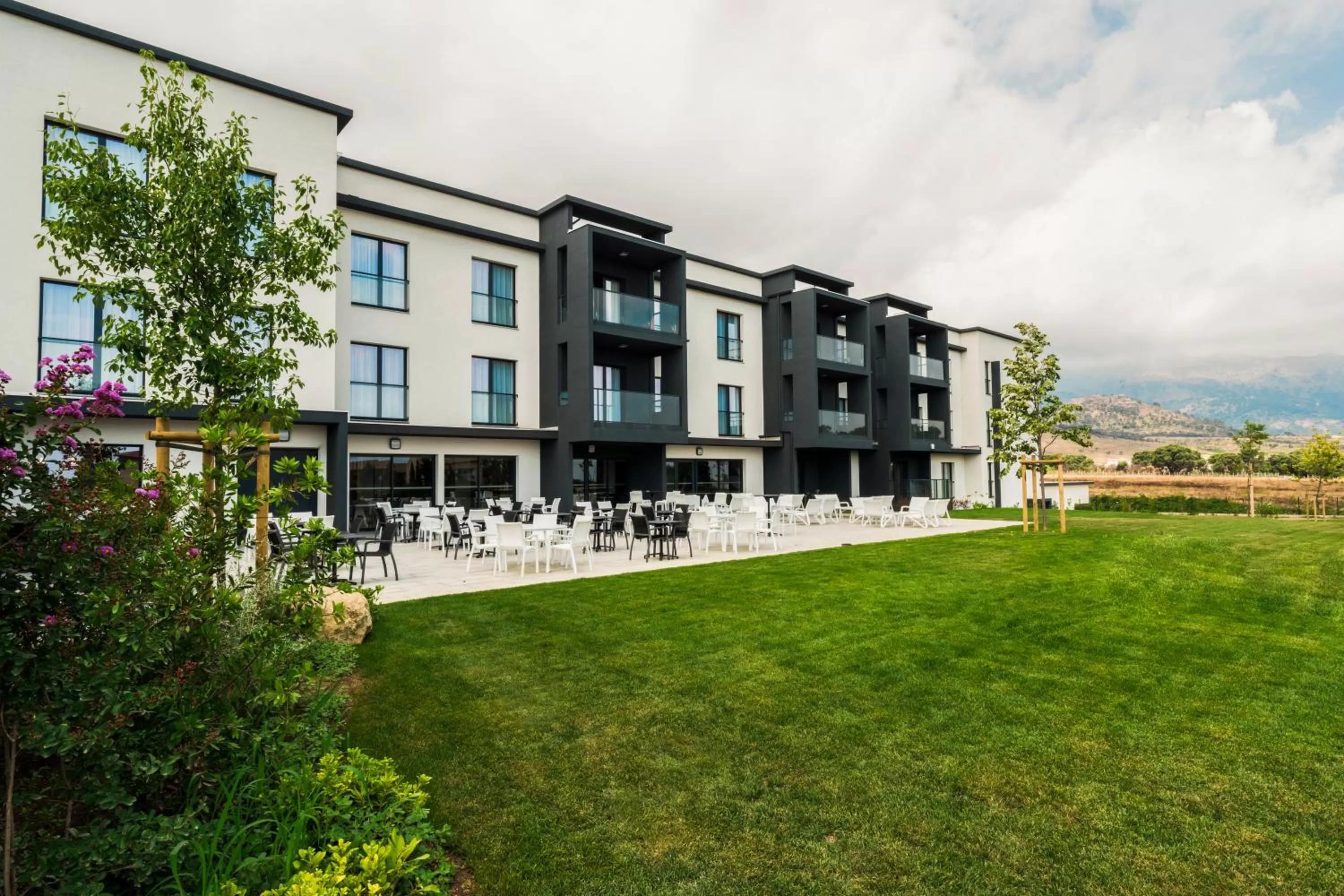 Restaurant/places to eat in Mercure Hotel & Spa Bastia Biguglia