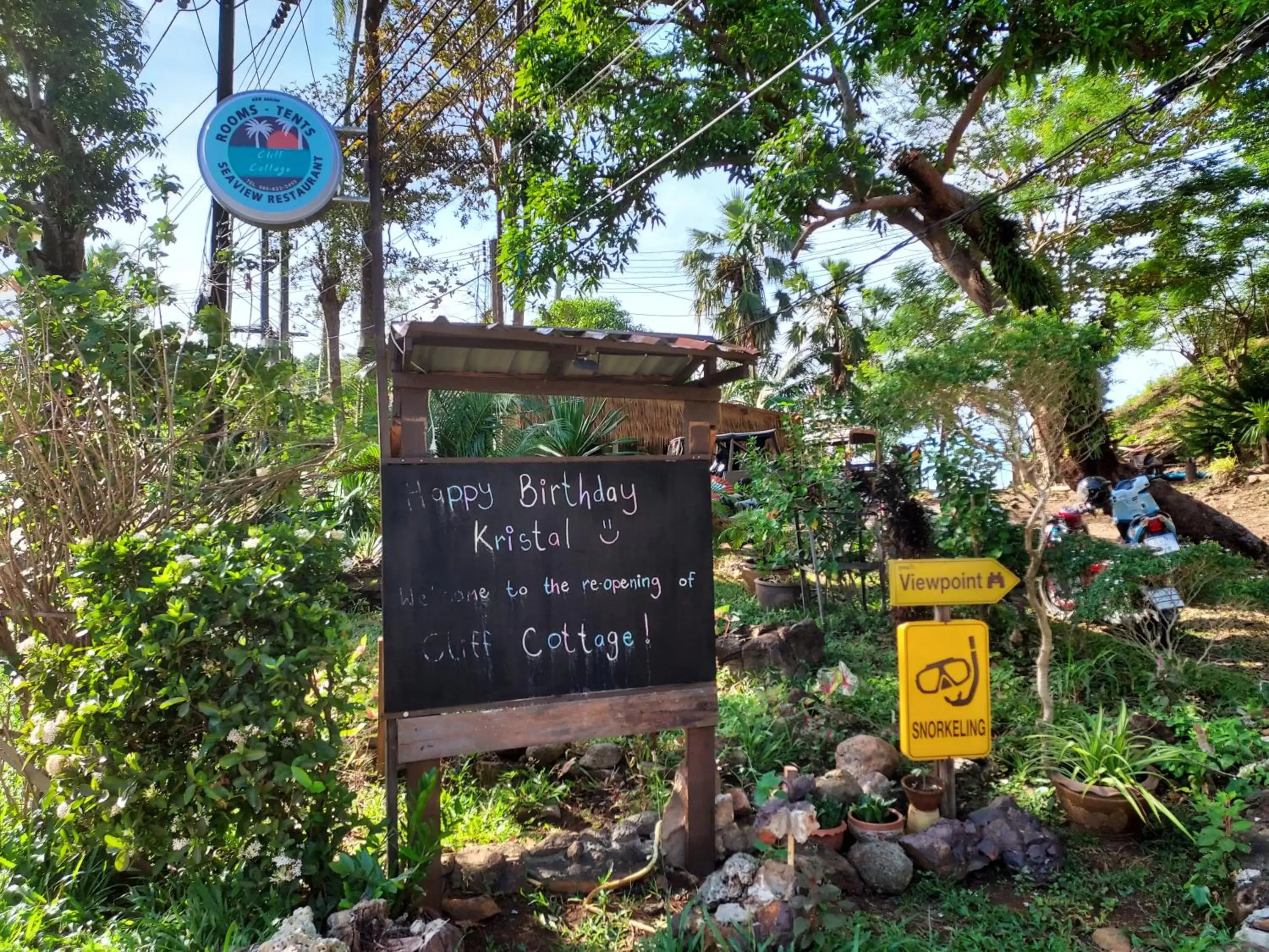 Facade/entrance, Logo/Certificate/Sign/Award in Cliff Cottage