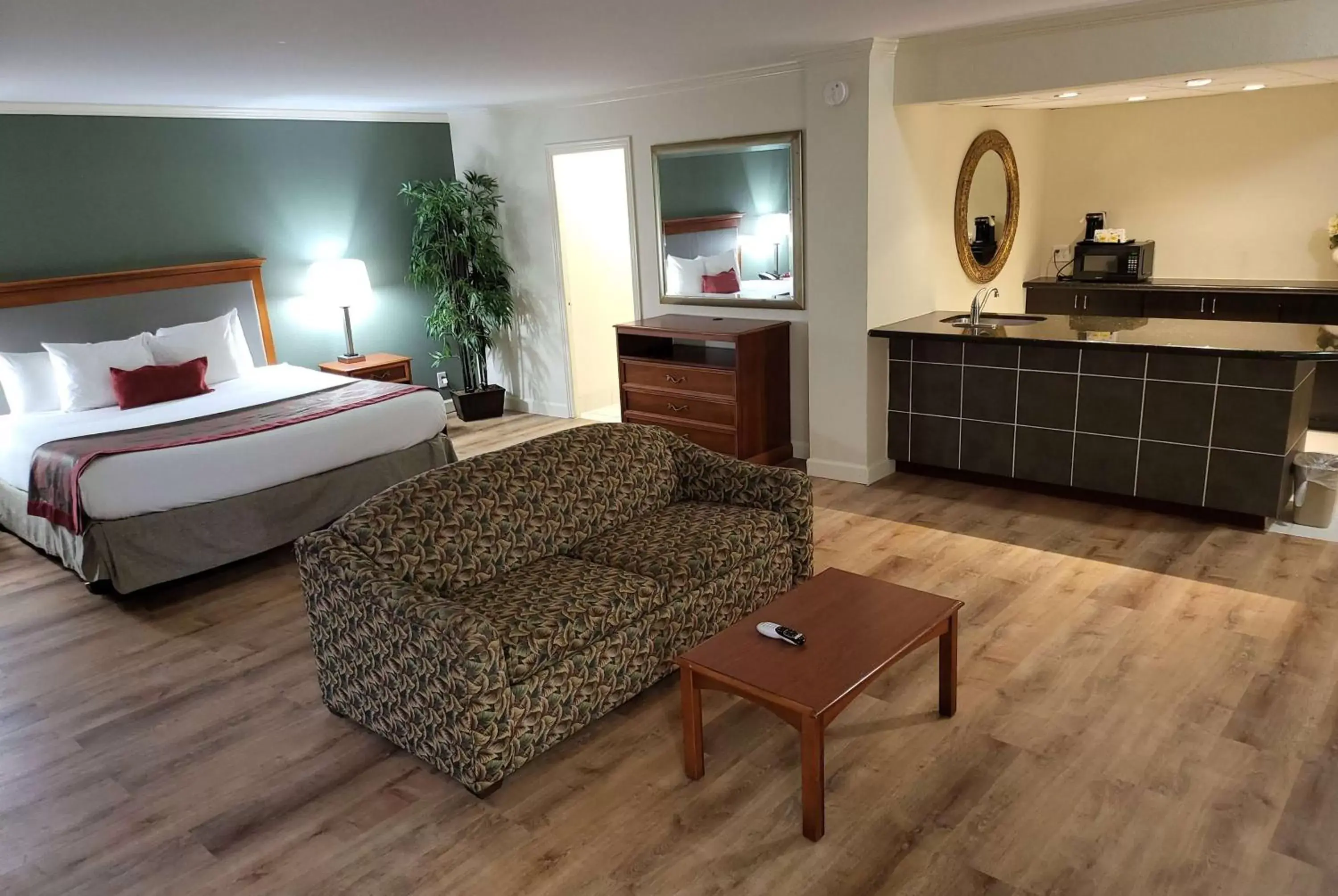 Photo of the whole room in Ramada by Wyndham Houston Intercontinental Airport East