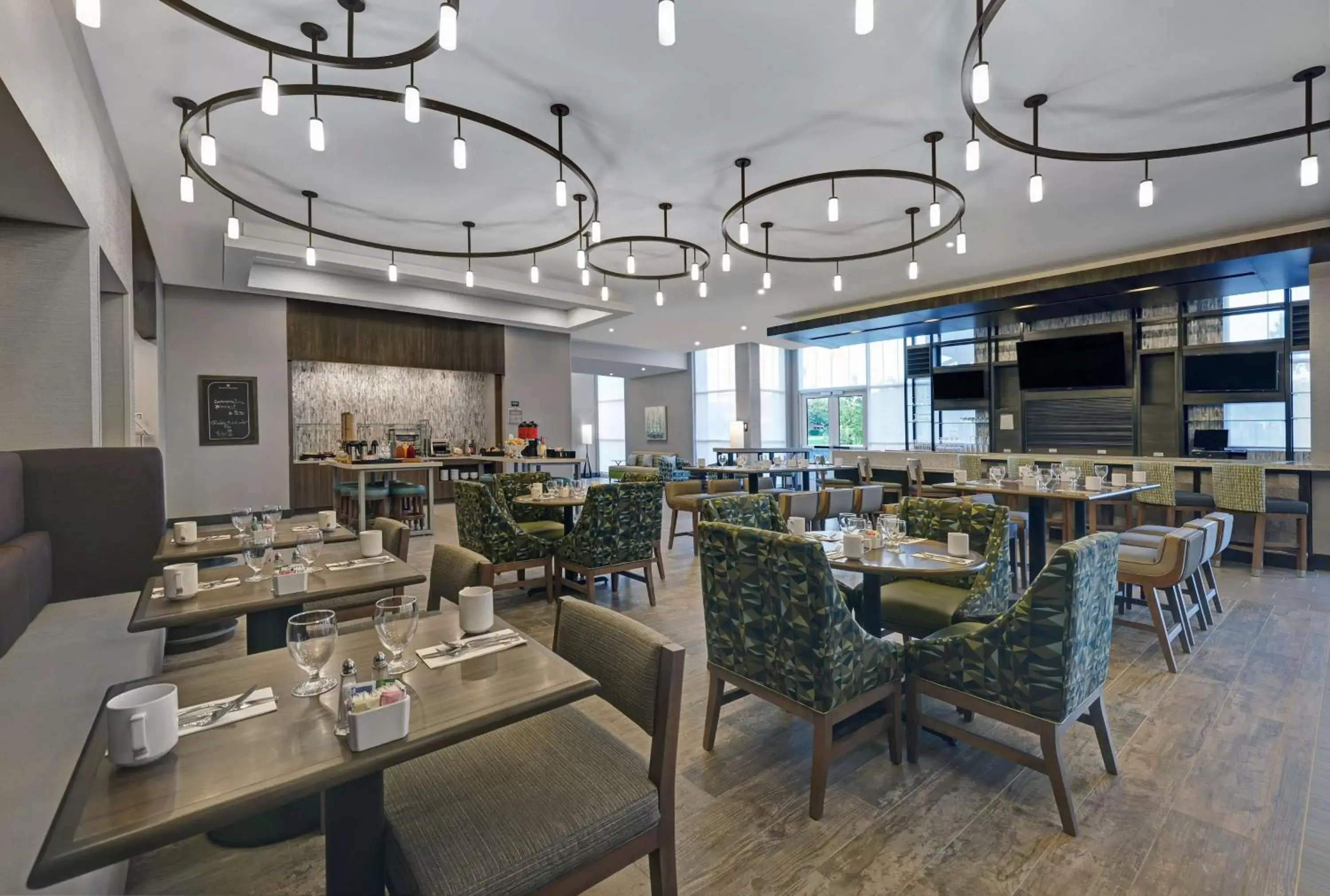 Lounge or bar, Restaurant/Places to Eat in Hilton Garden Inn Manassas