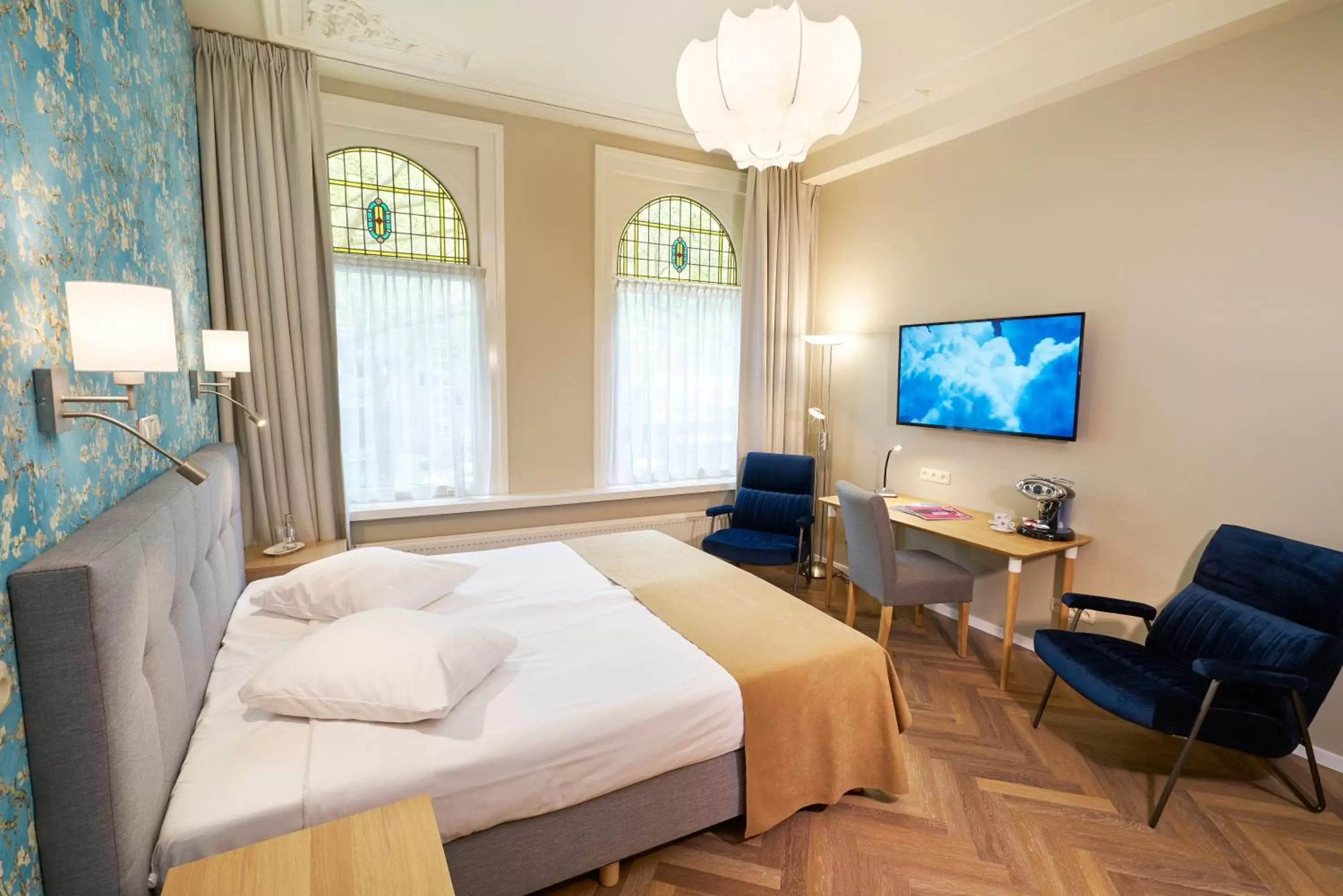 TV and multimedia in Hotel Van Walsum