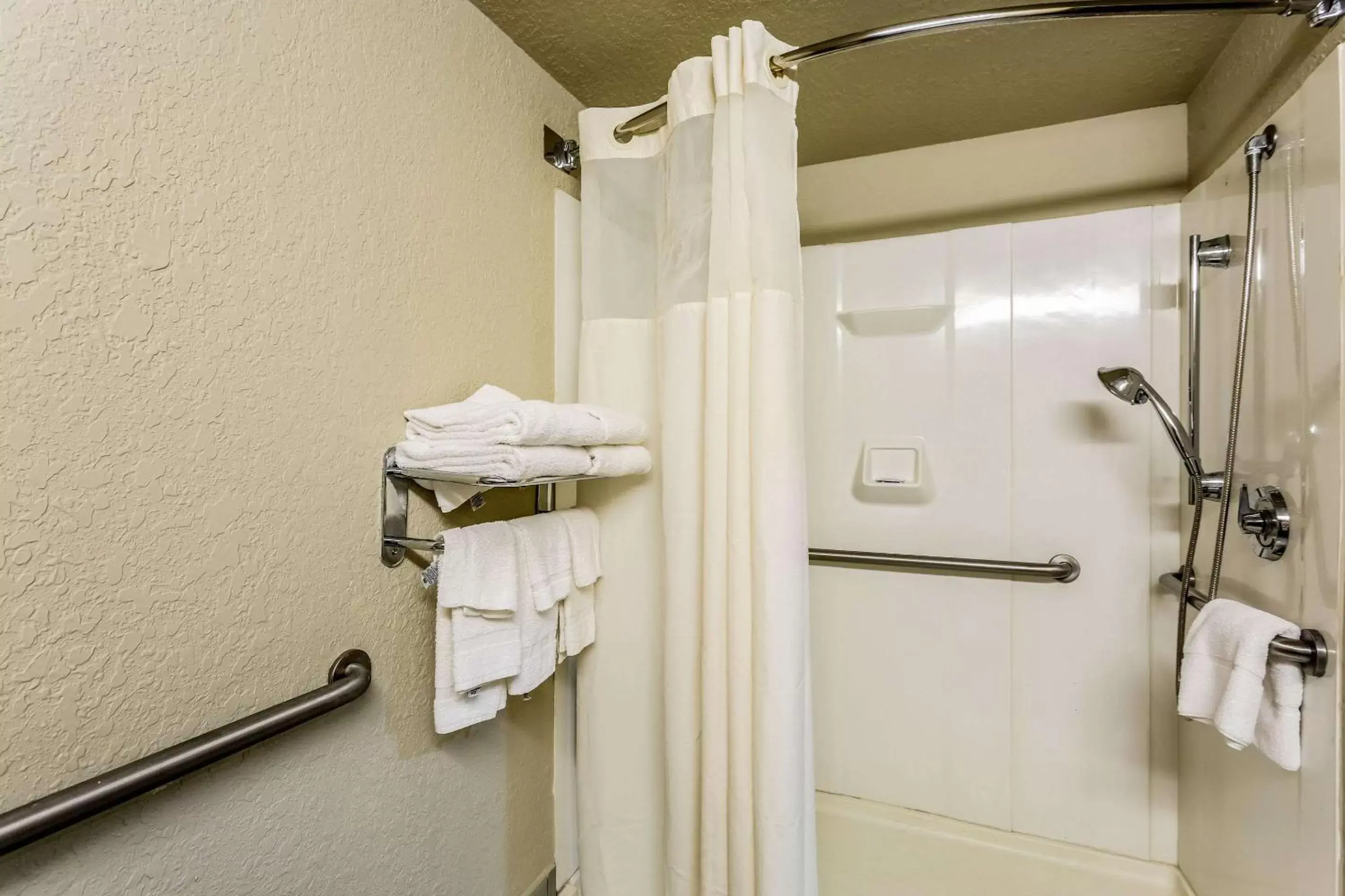 Photo of the whole room, Bathroom in Quality Inn & Suites El Paso I-10