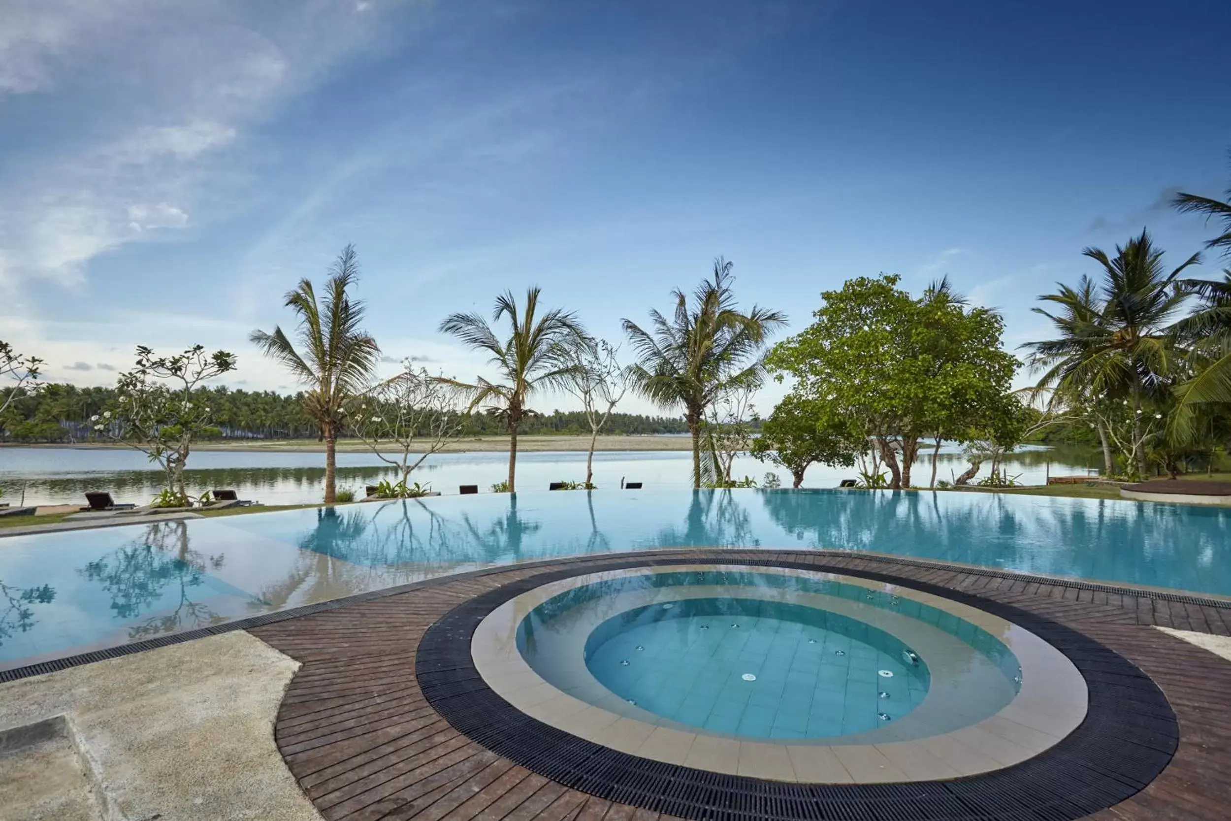 Swimming pool in Amaranthe Bay Resort & Spa Swimming pool in Amaranthe Bay Resort & Spa