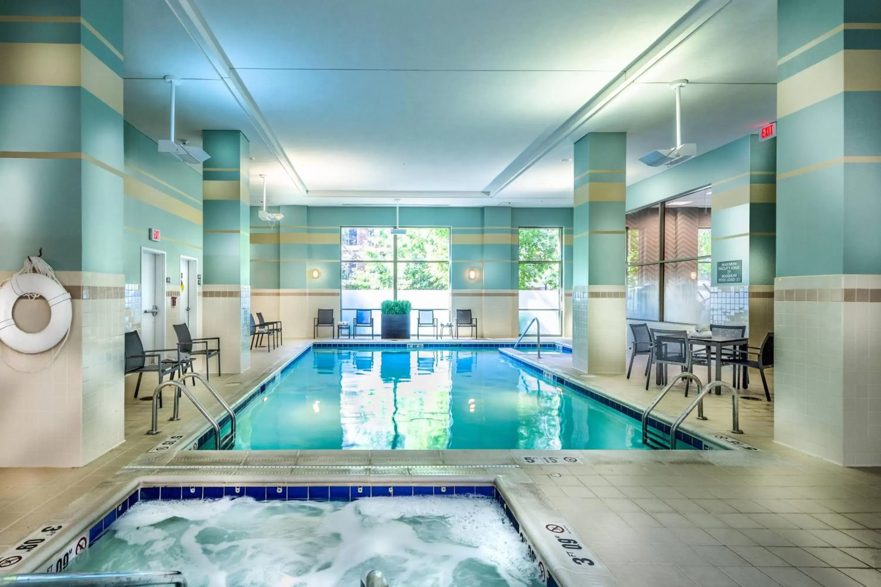Swimming Pool in Residence Inn Arlington Courthouse