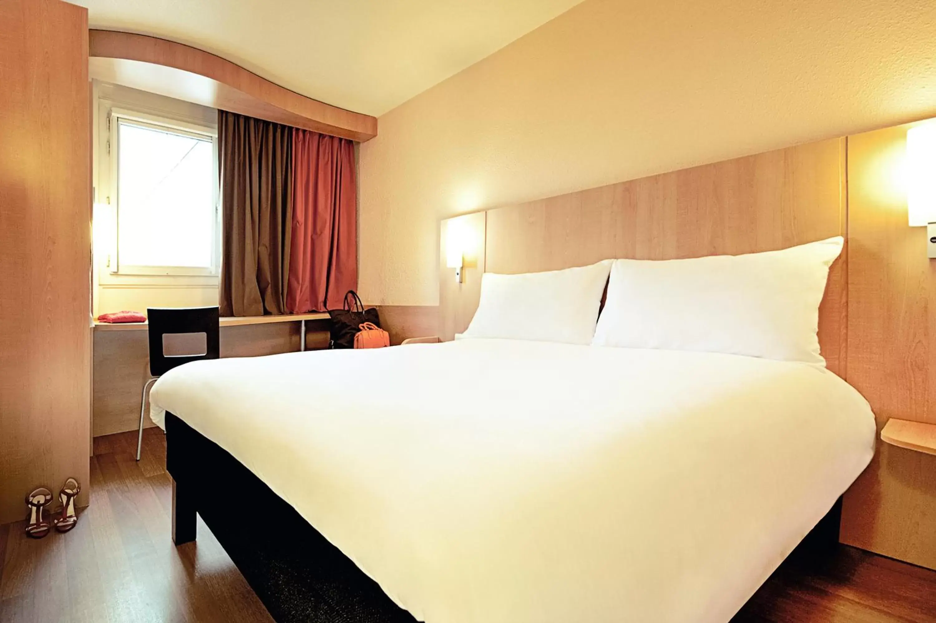 Bed in Hotel Ibis Milano Ca' Granda