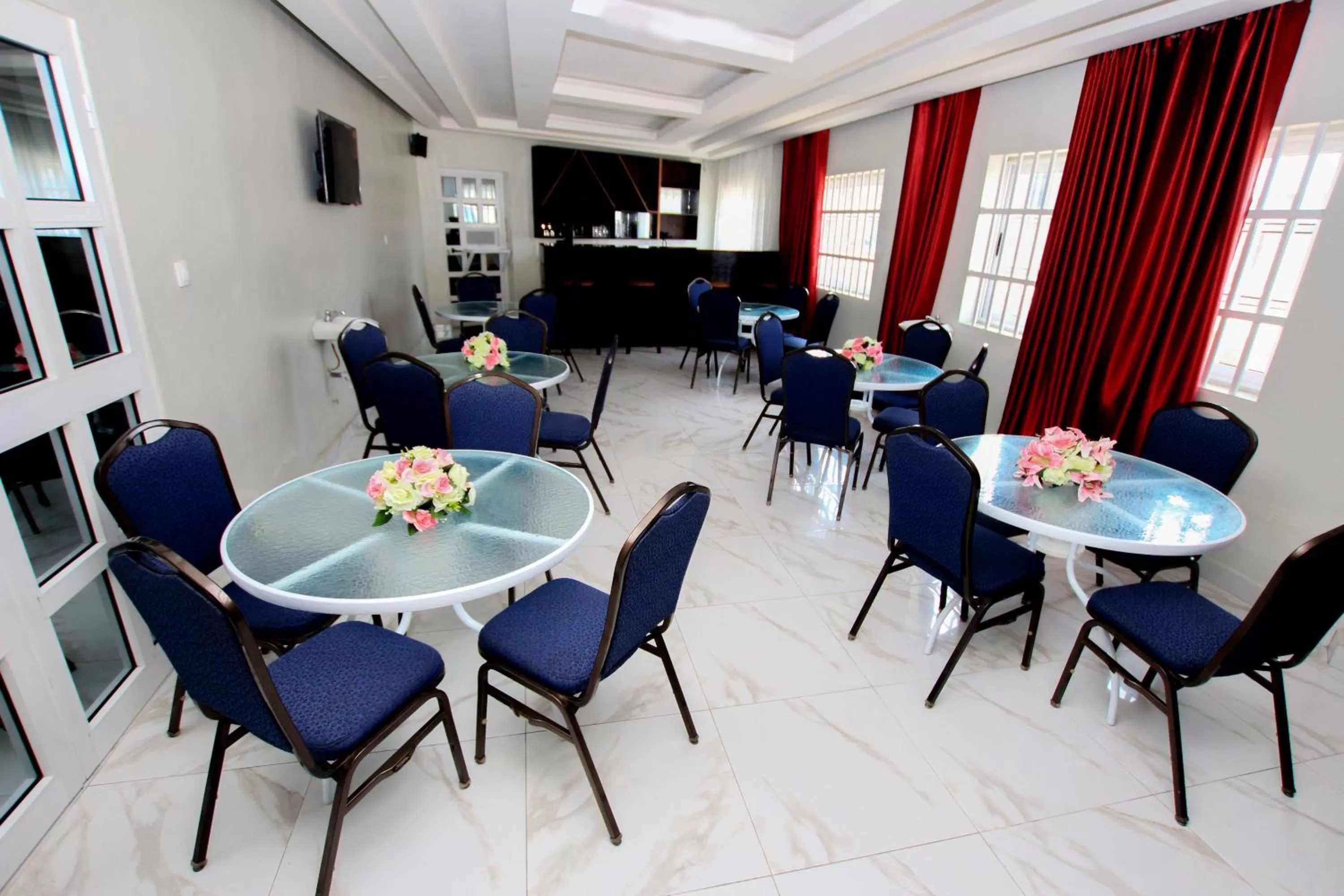 Restaurant/places to eat in Hotel Galilée