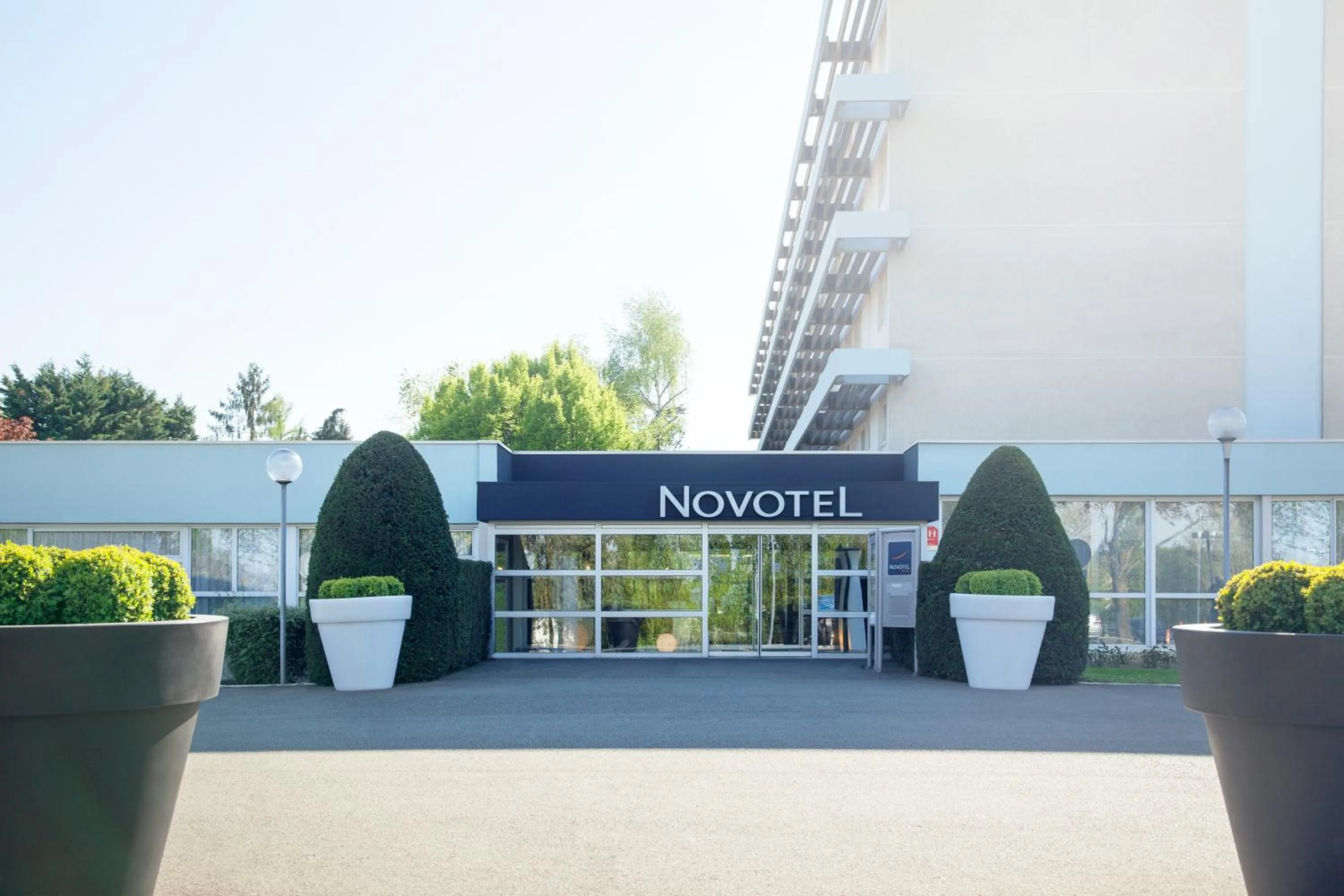 Facade/entrance in Novotel Poissy Orgeval