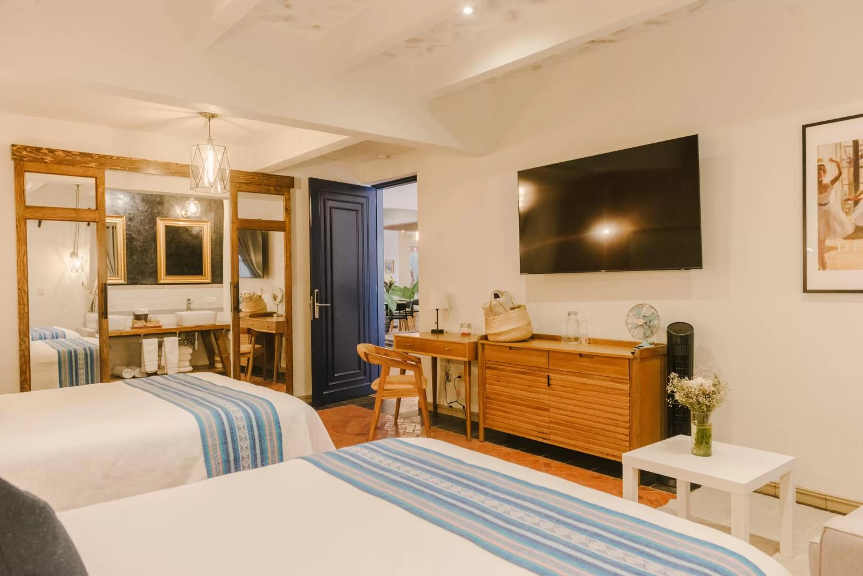 TV/Entertainment Center in Agua Santa Hotel Boutique