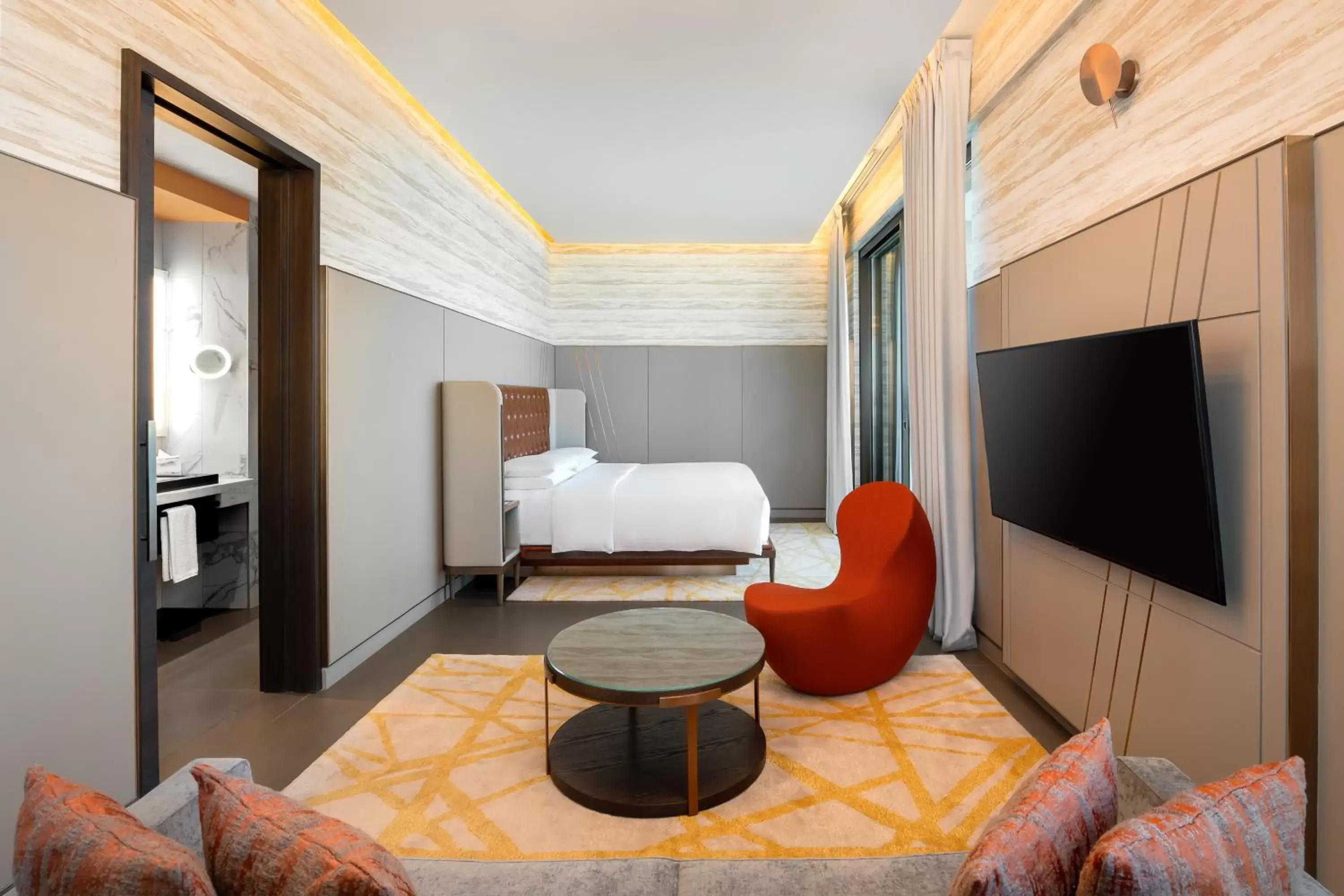 Bedroom, TV/Entertainment Center in Hyatt Centric Jumeirah Dubai