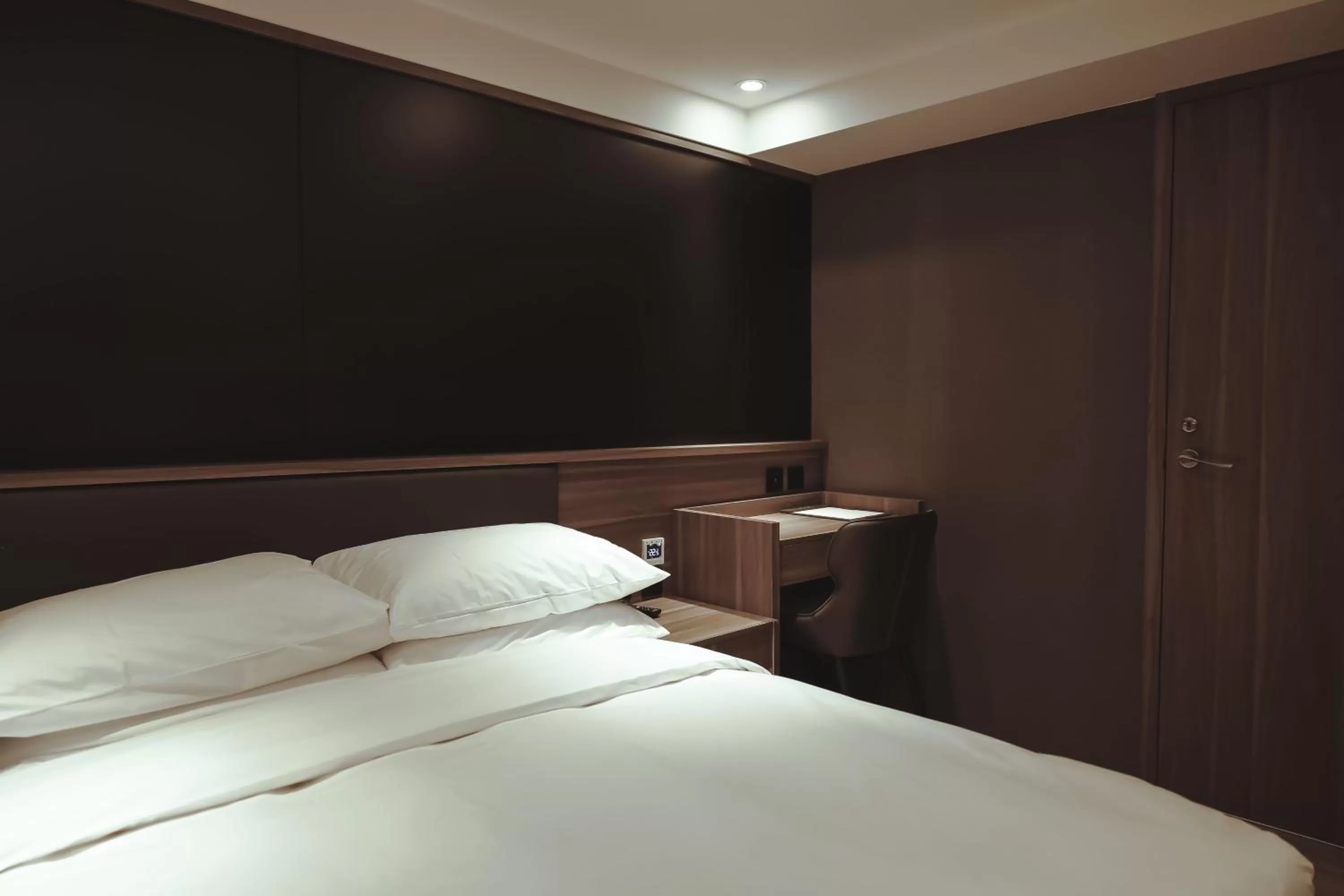 Bed in Autumn Willow Hotel