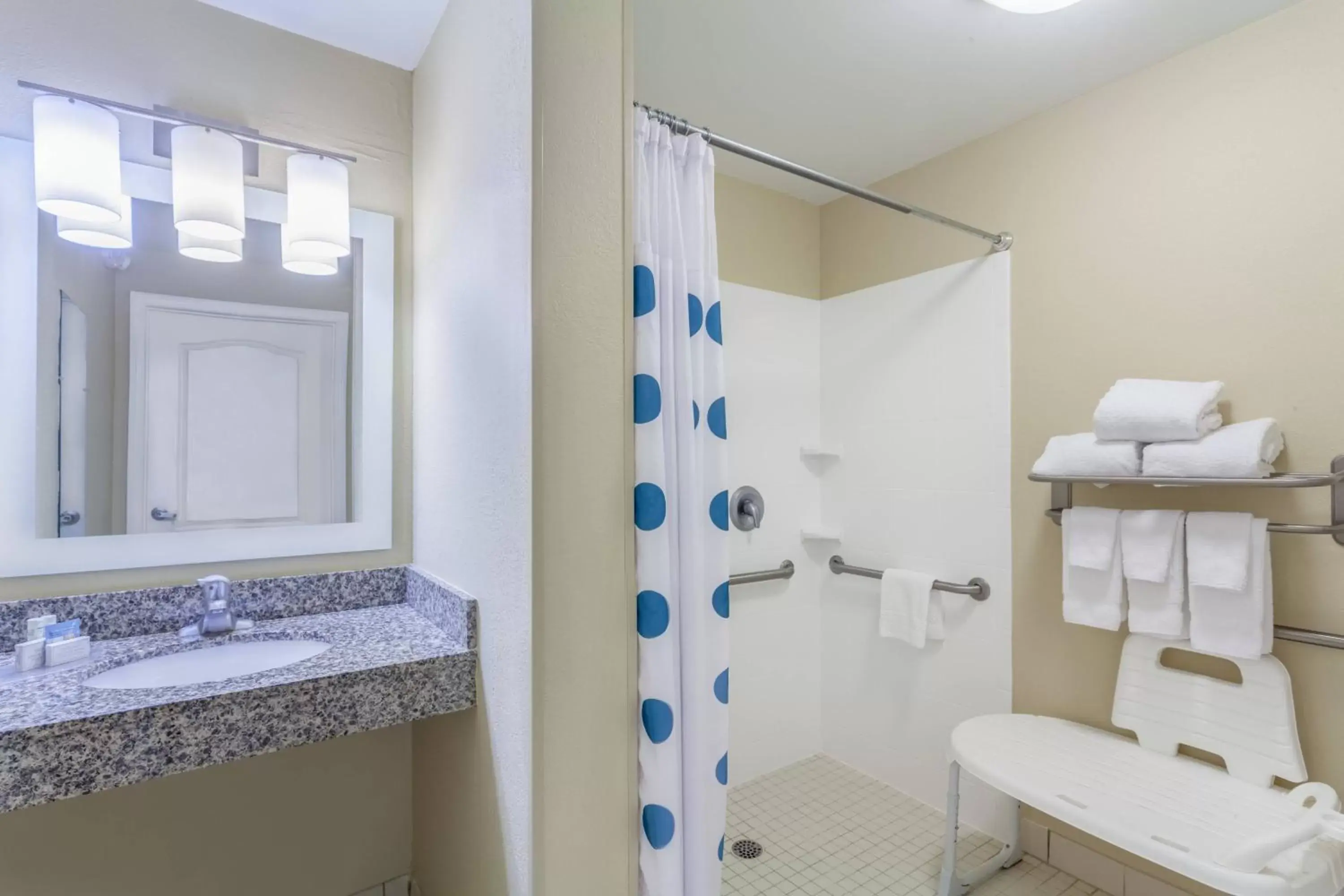 Bathroom in TownePlace Suites Huntsville