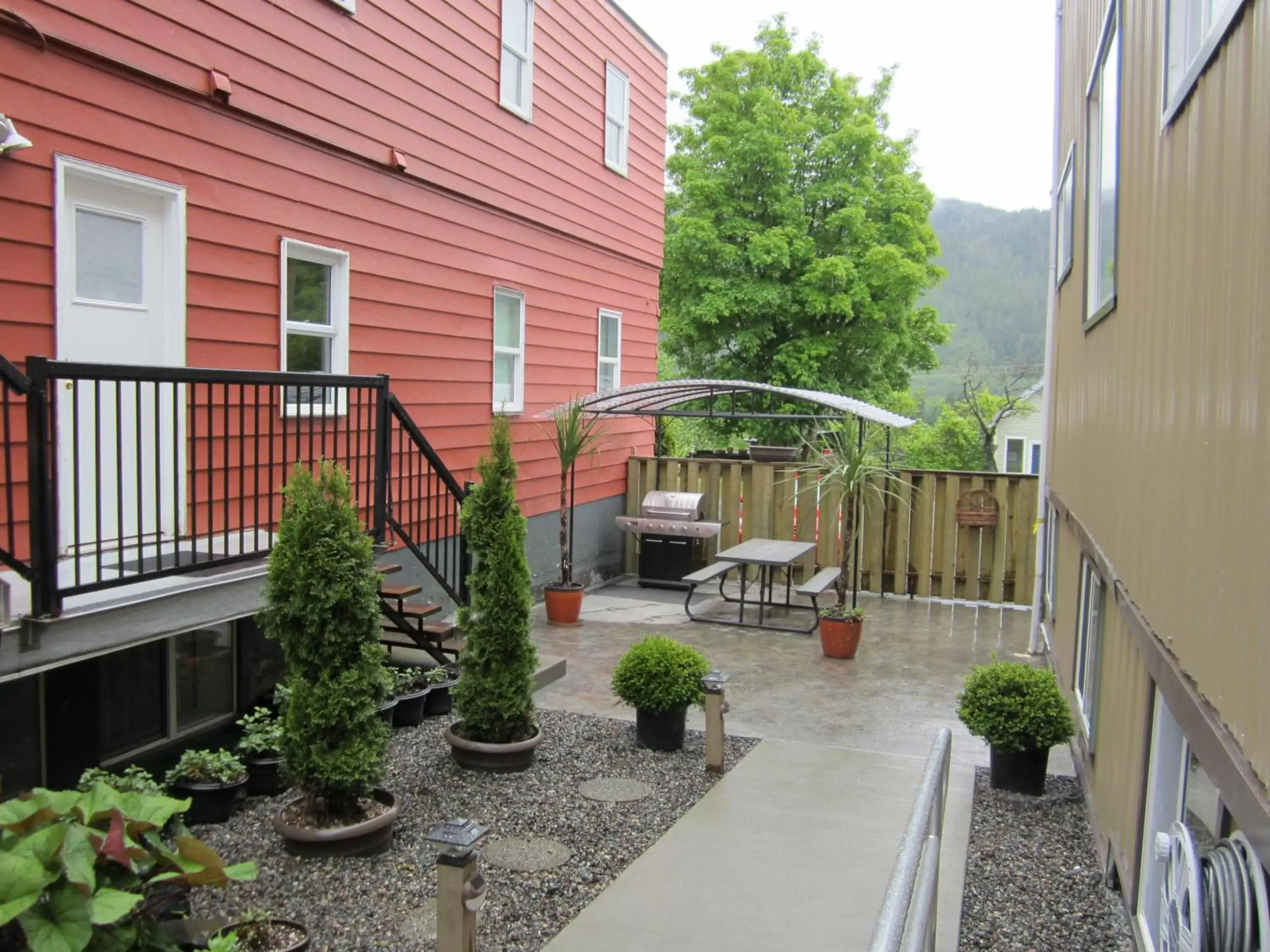 BBQ facilities in Black Rooster Guesthouse