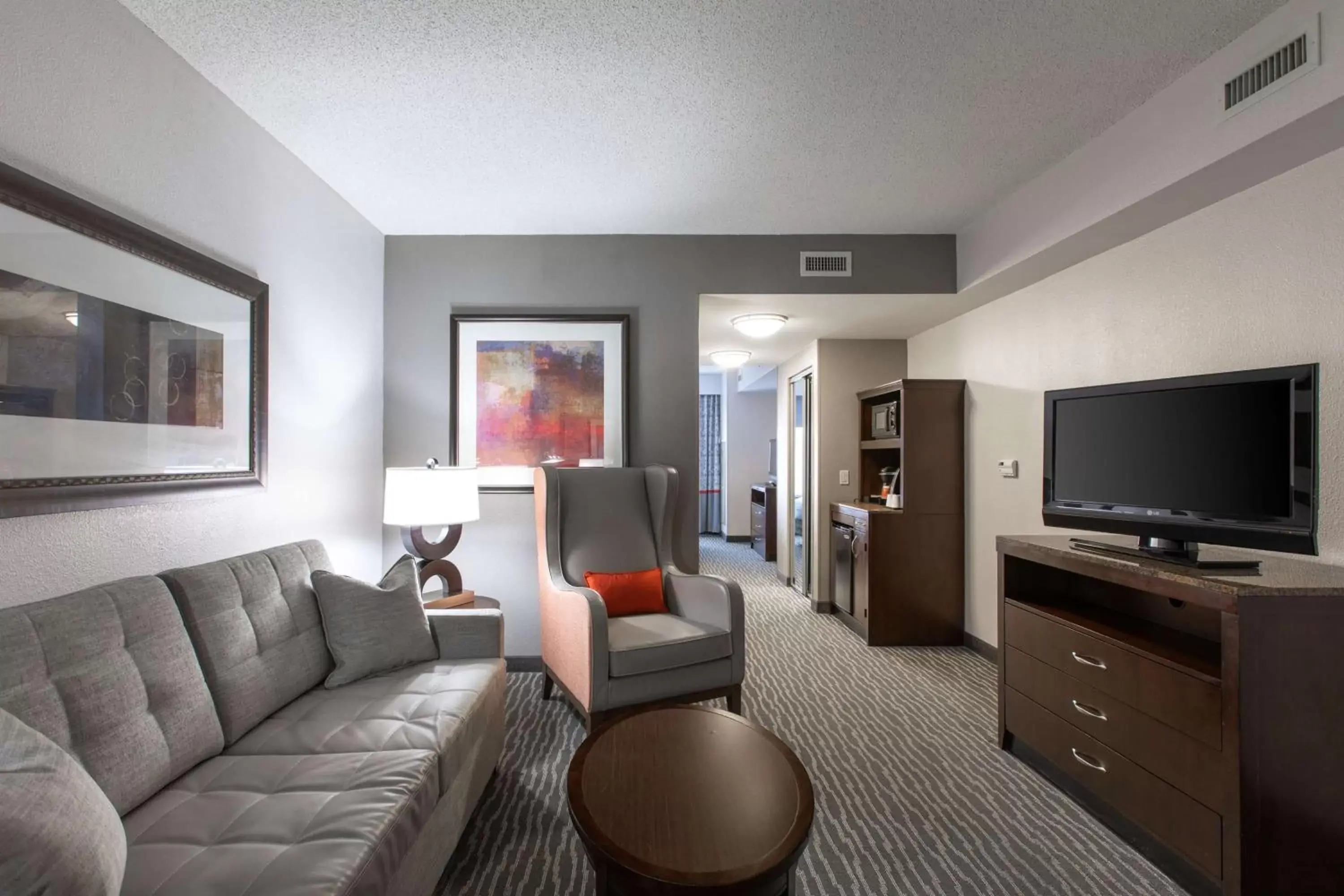 Bedroom, Seating Area in Hilton Garden Inn Lynchburg