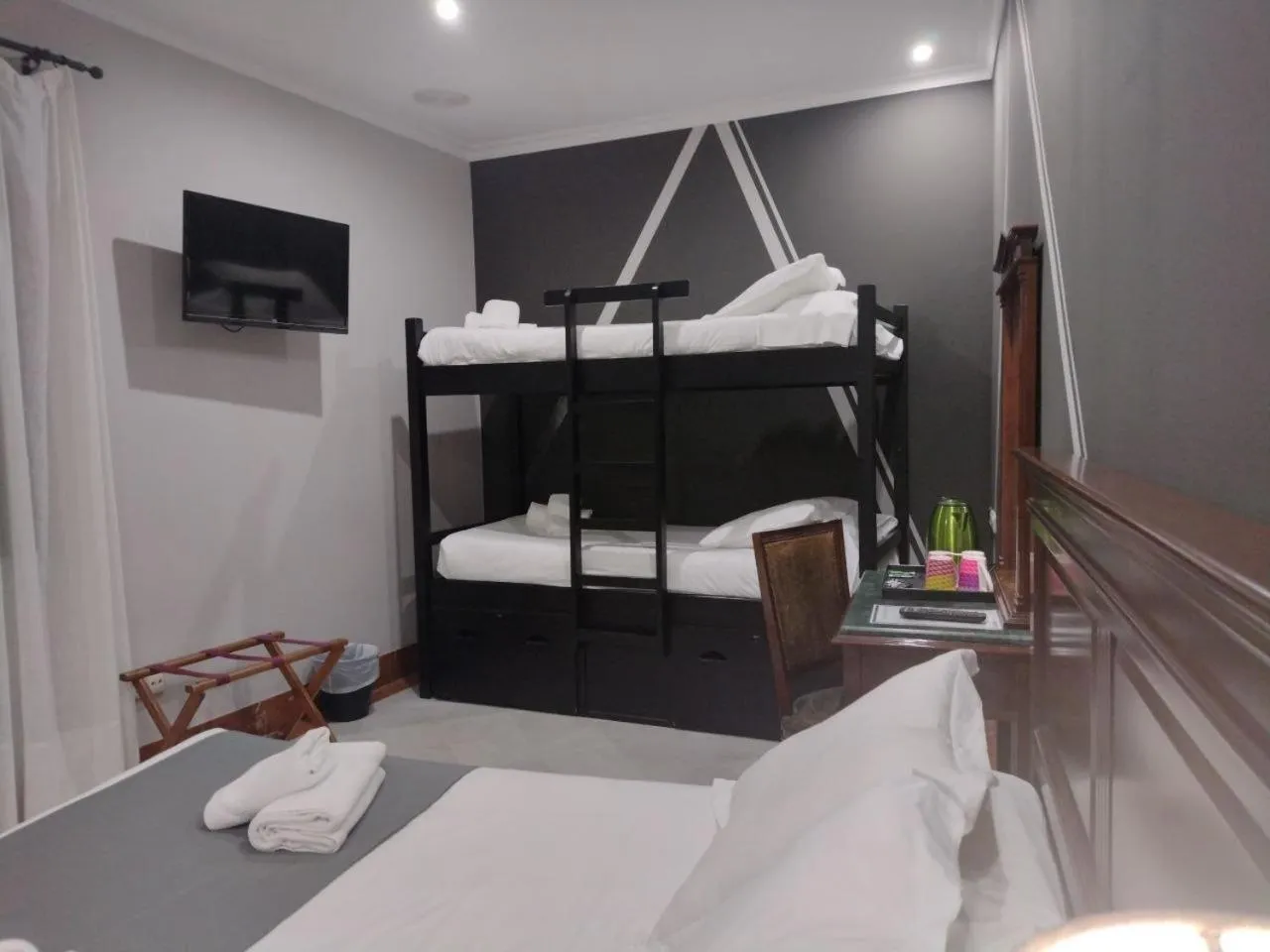 TV and multimedia, Bed in Hotel Baco