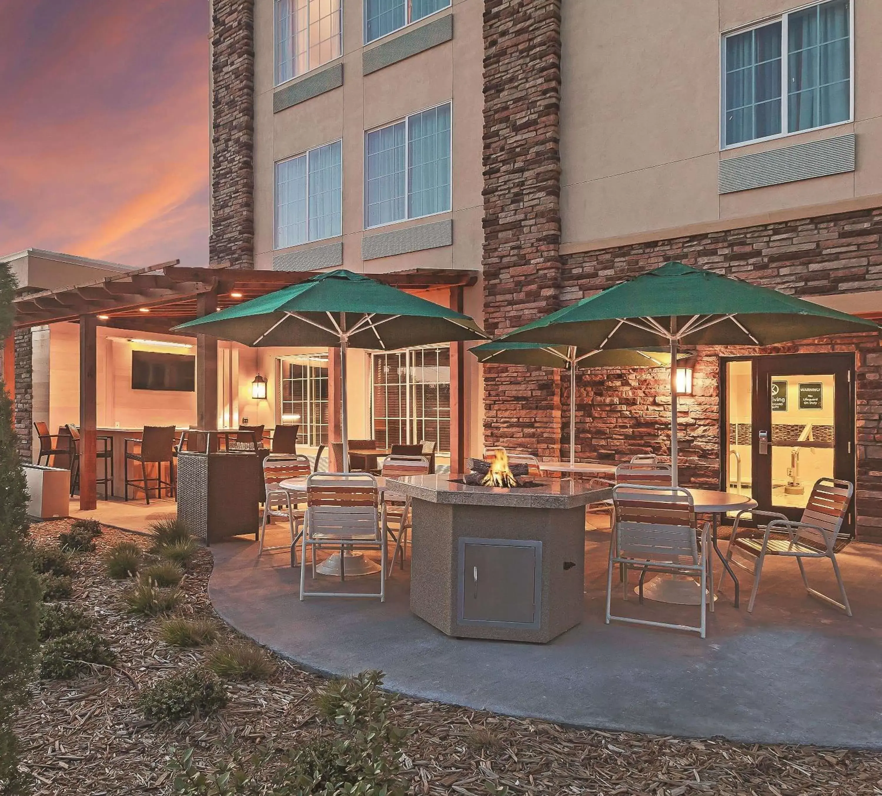 Property building, Restaurant/Places to Eat in La Quinta by Wyndham Pecos