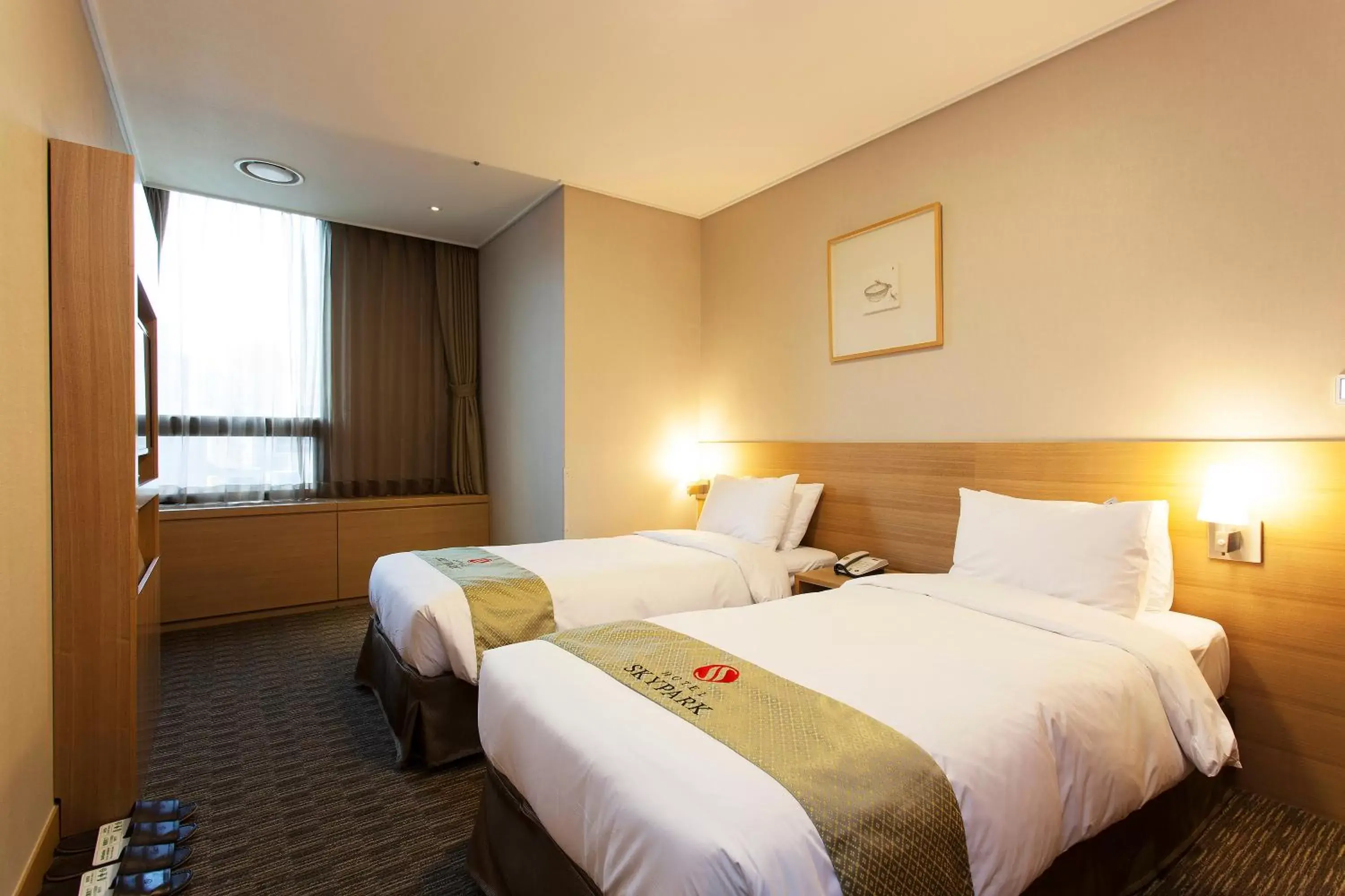 Standard Twin Room in Hotel Skypark Central Myeongdong