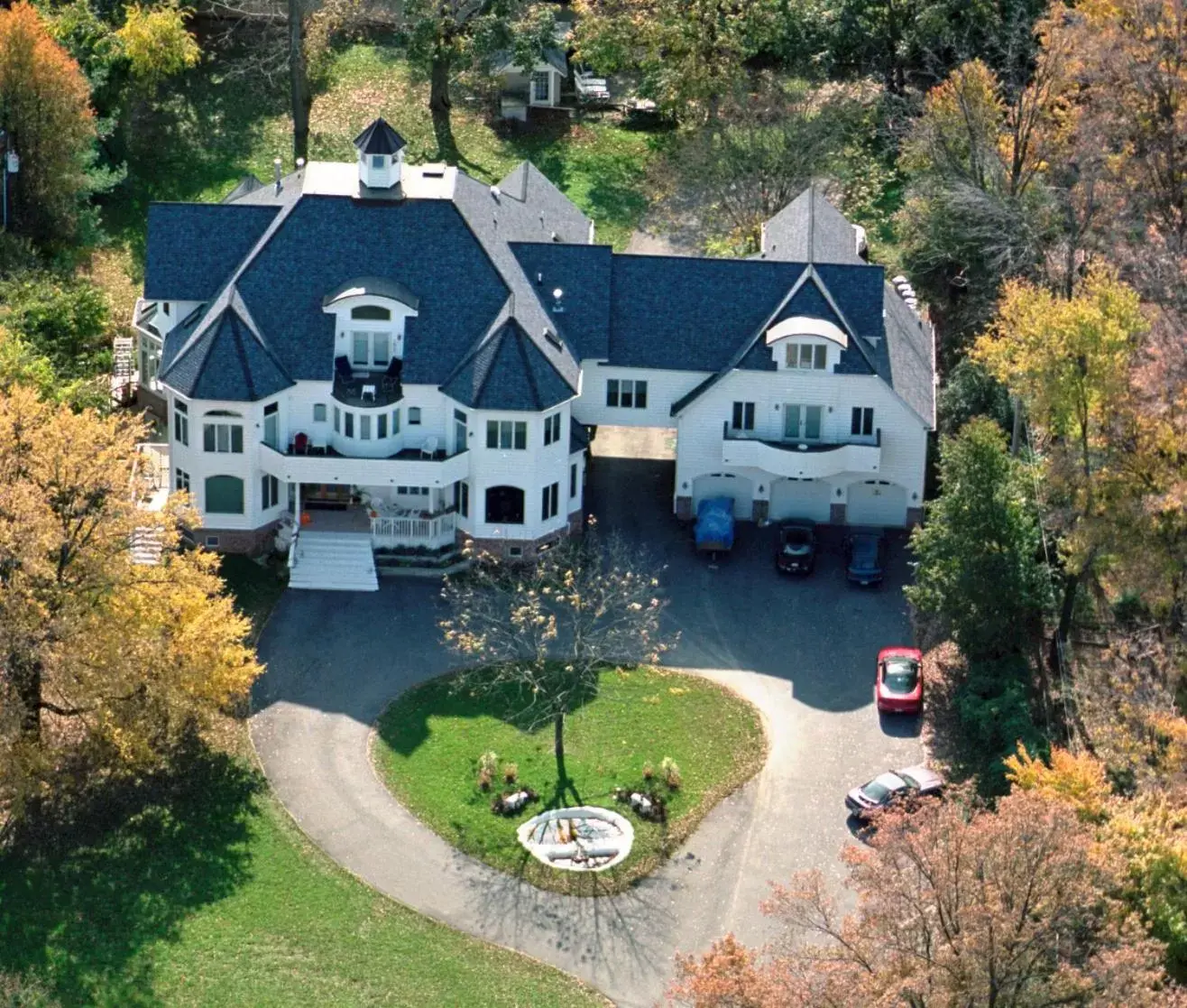 Property building, Bird's-eye View in The Columbia Inn at Peralynna