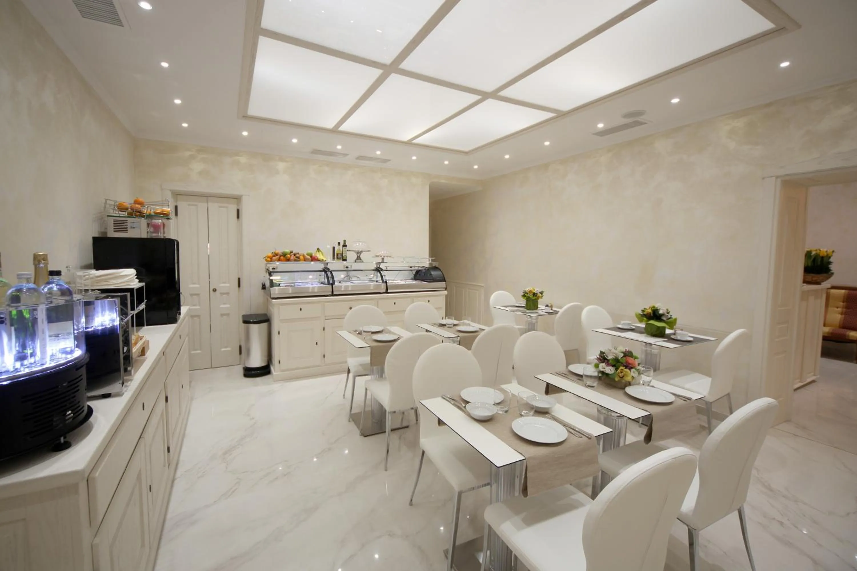 Communal lounge/ TV room in Maison Tritone