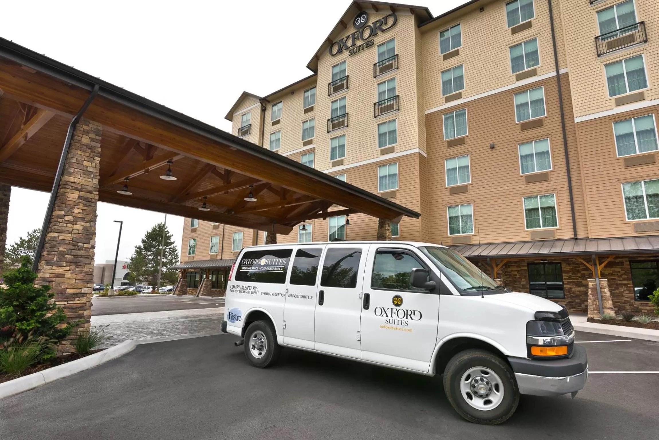 Facade/entrance in Oxford Suites Bellingham