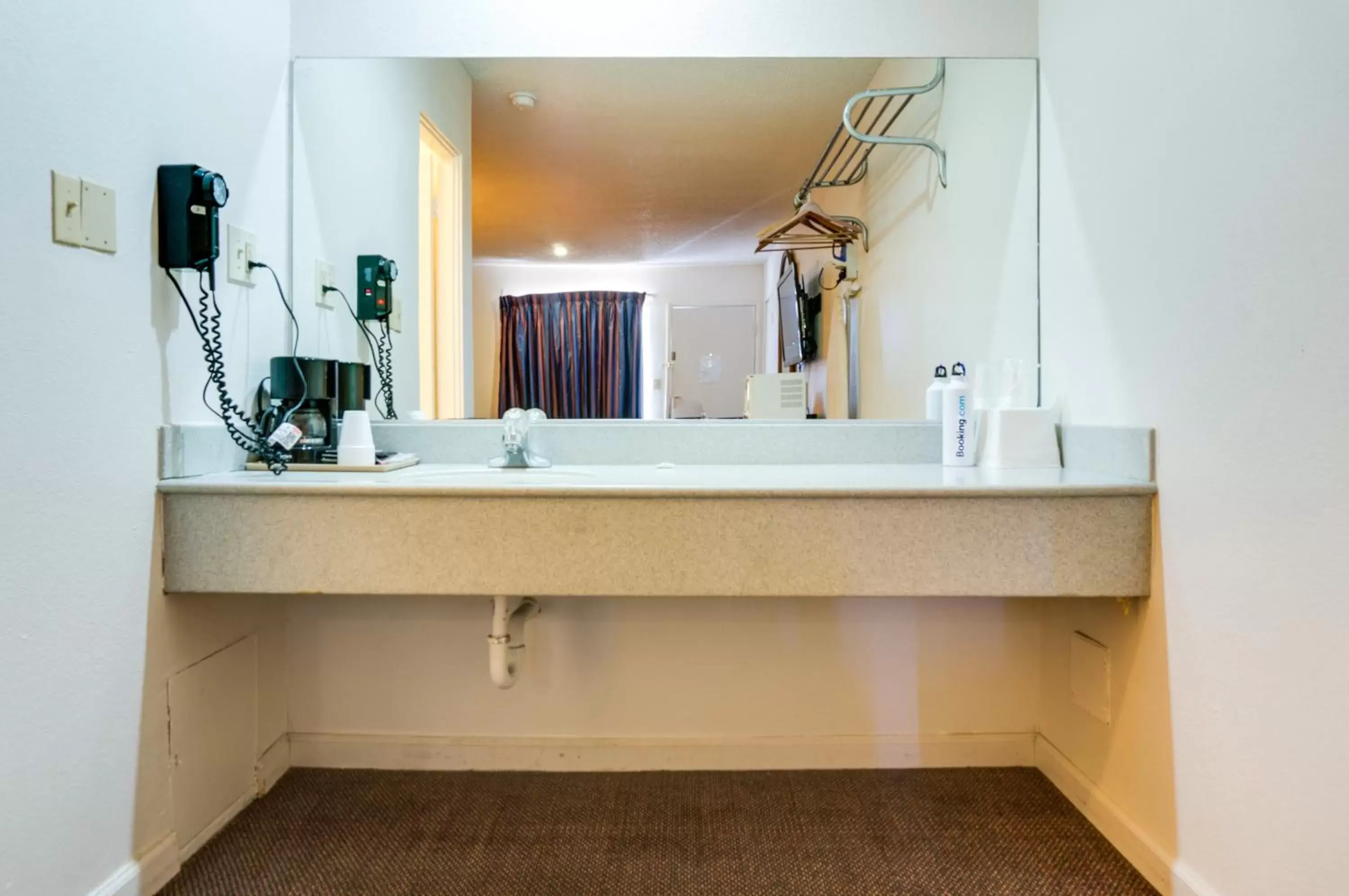 Decorative detail, Bathroom in Motel Moonlight