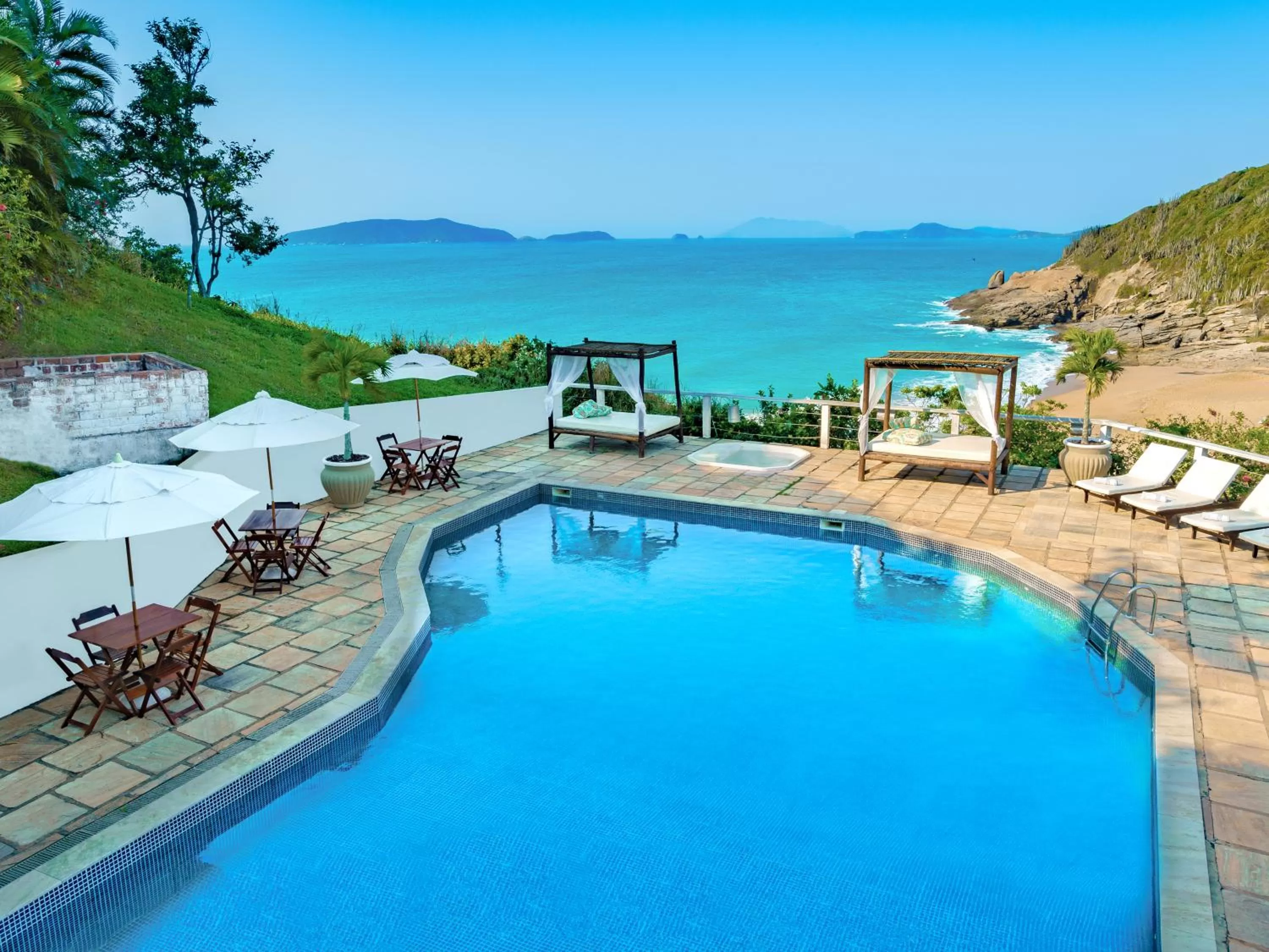 Restaurant/places to eat in Apa Pau Brasil