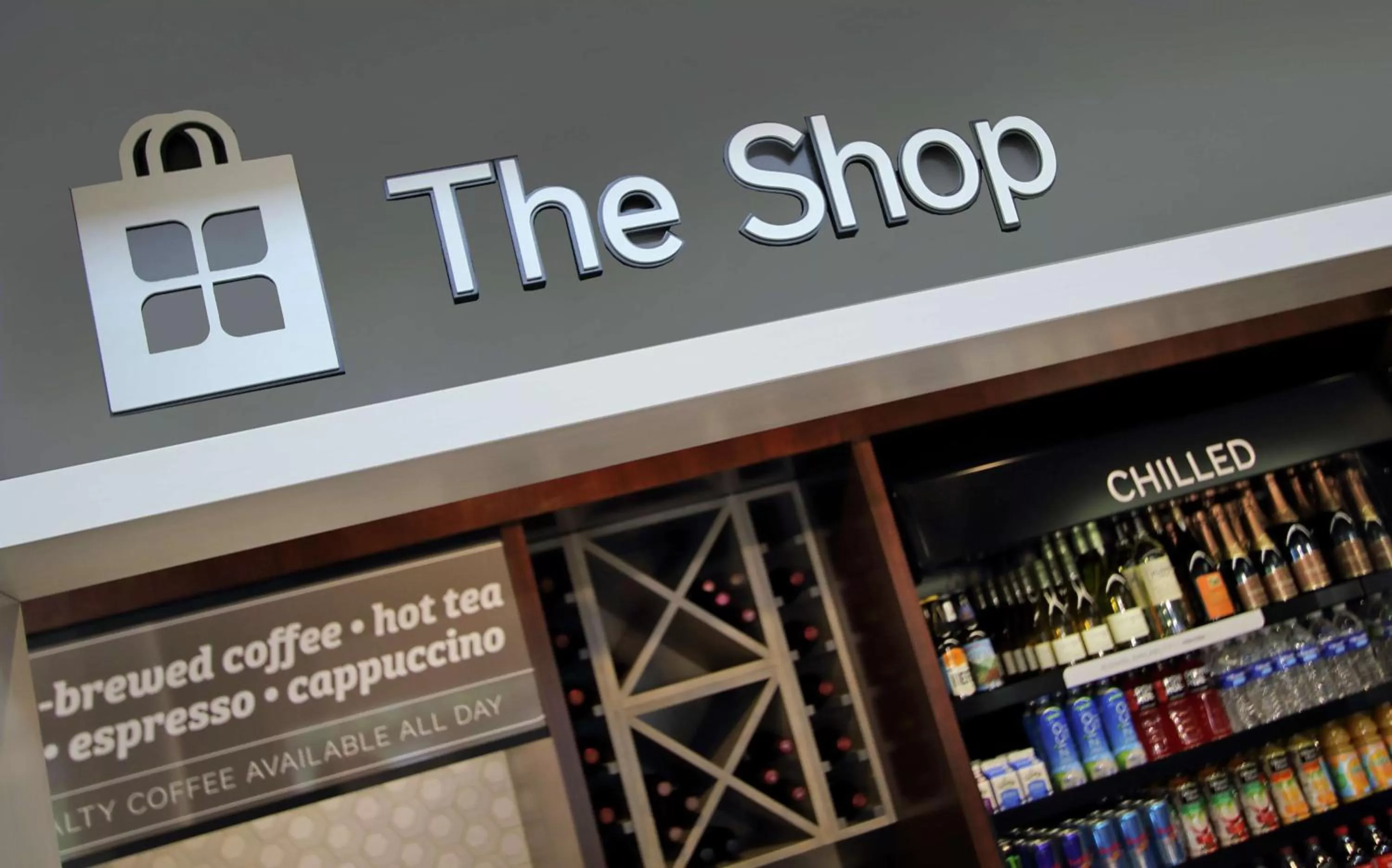 On-site shops in Hilton Garden Inn Sonoma County Airport